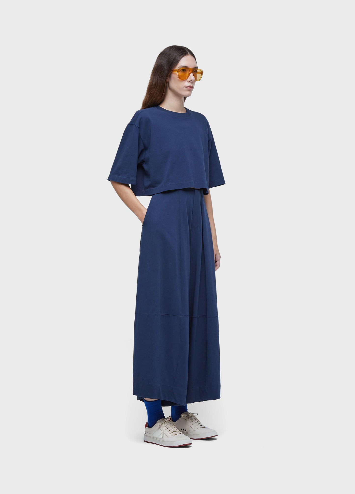T-SHIRT OVER NAVY
