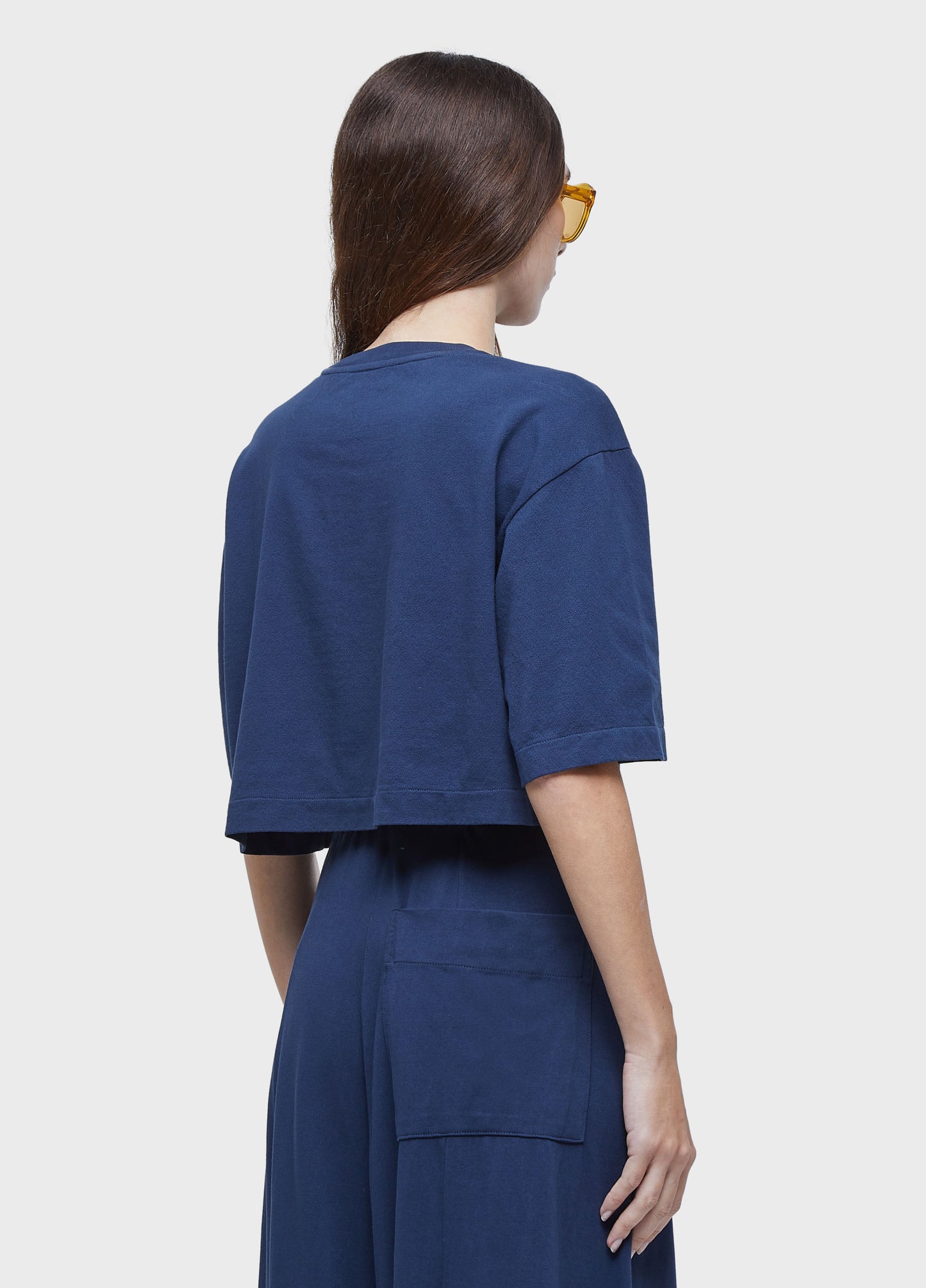 T-SHIRT OVER NAVY