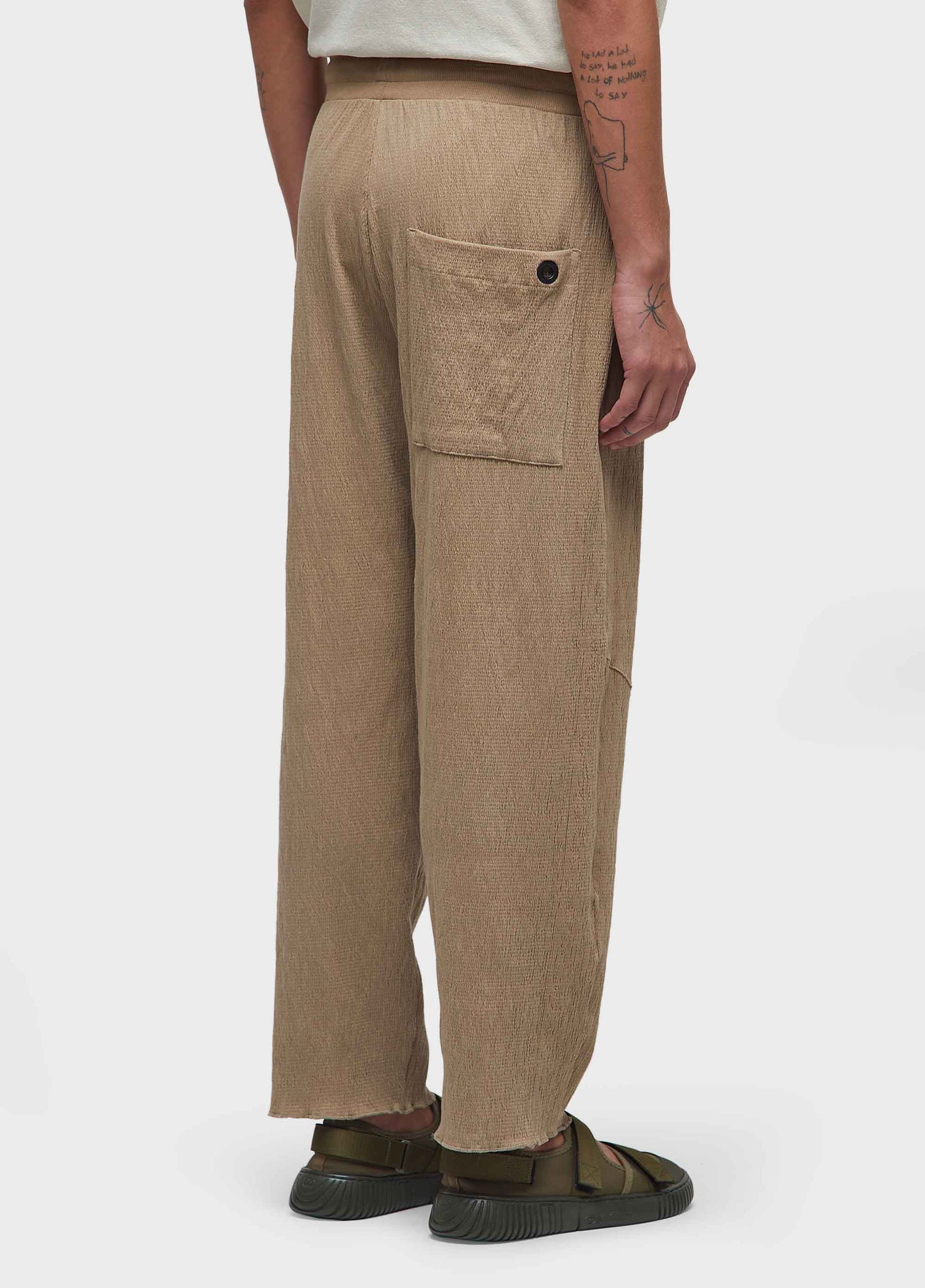 CALCA WRINKLED YOGUE NEW