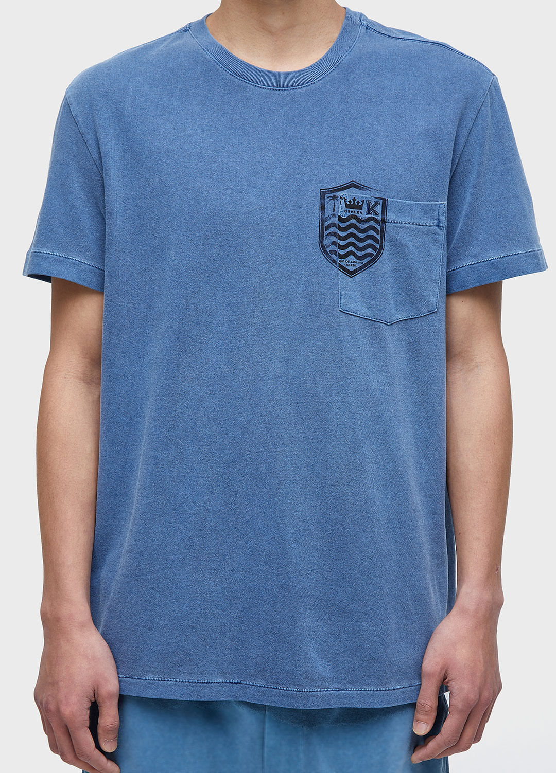 T-SHIRT BOLSO BRASÃO