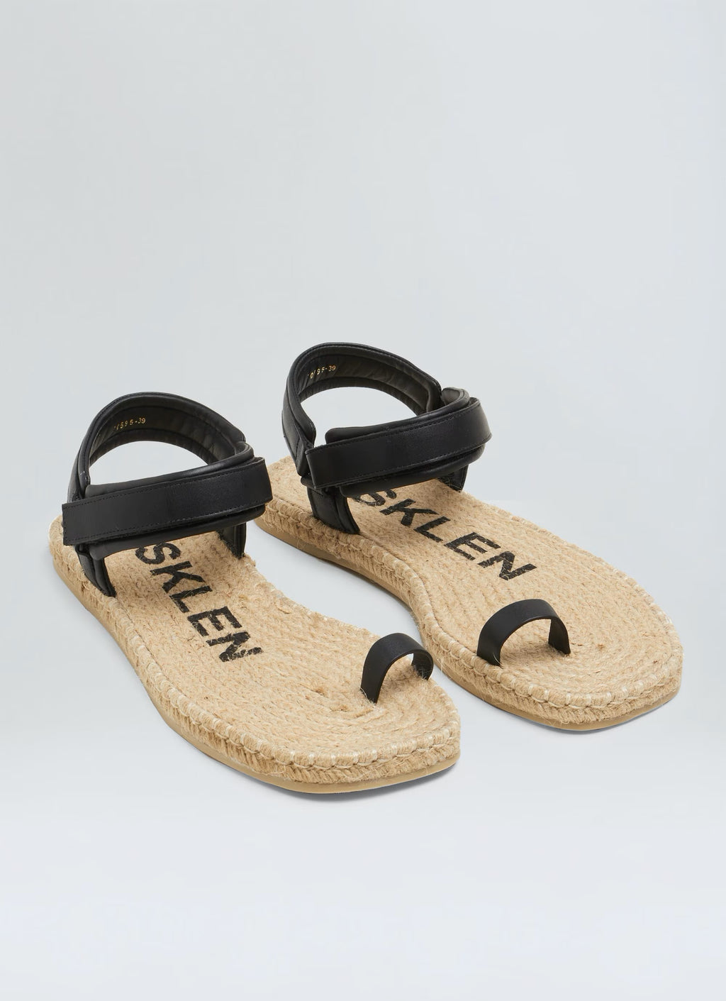 SANDÁLIA COURO VELCRO CORDAS