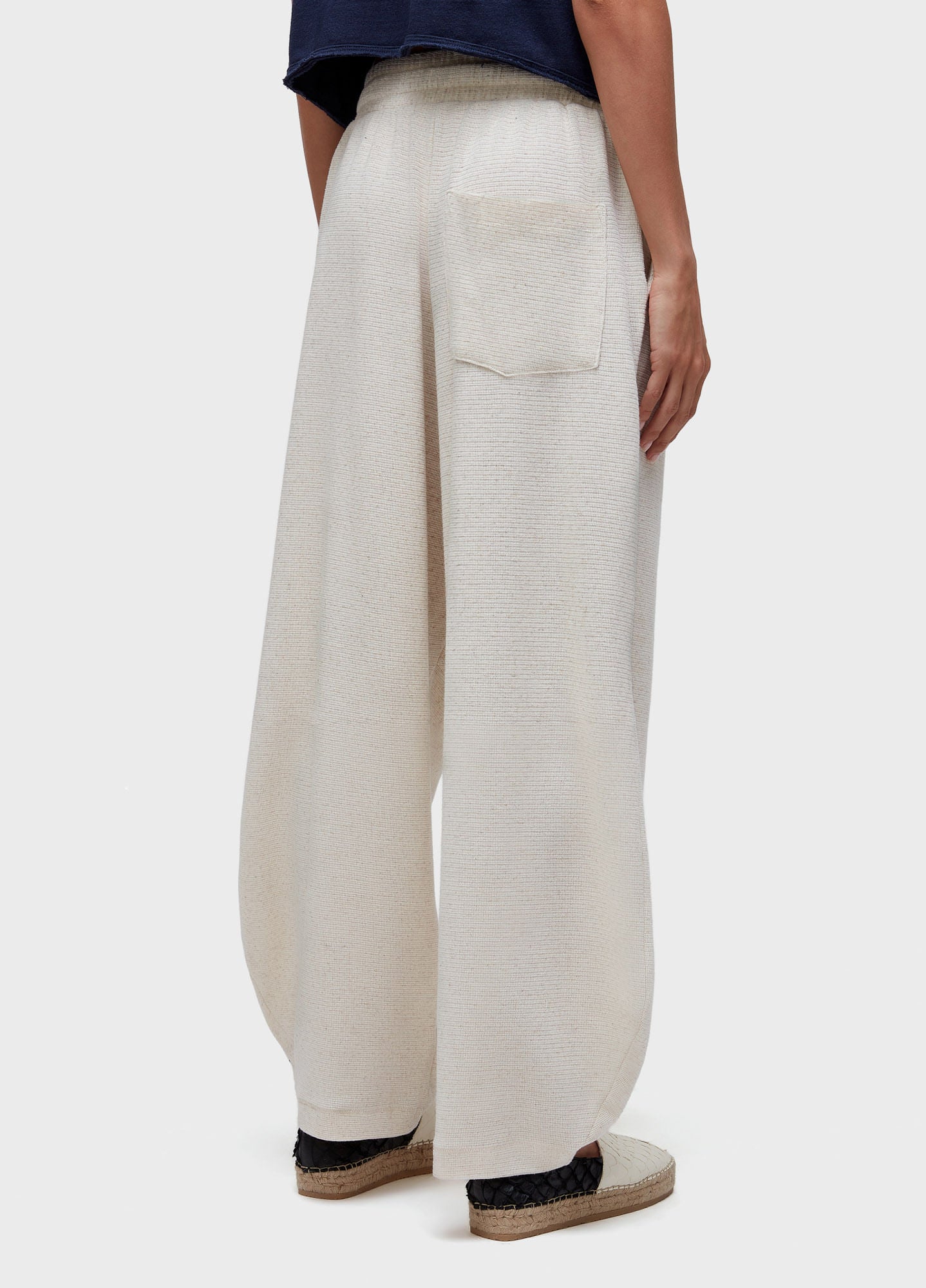 CALÇA PREGAS JUTA