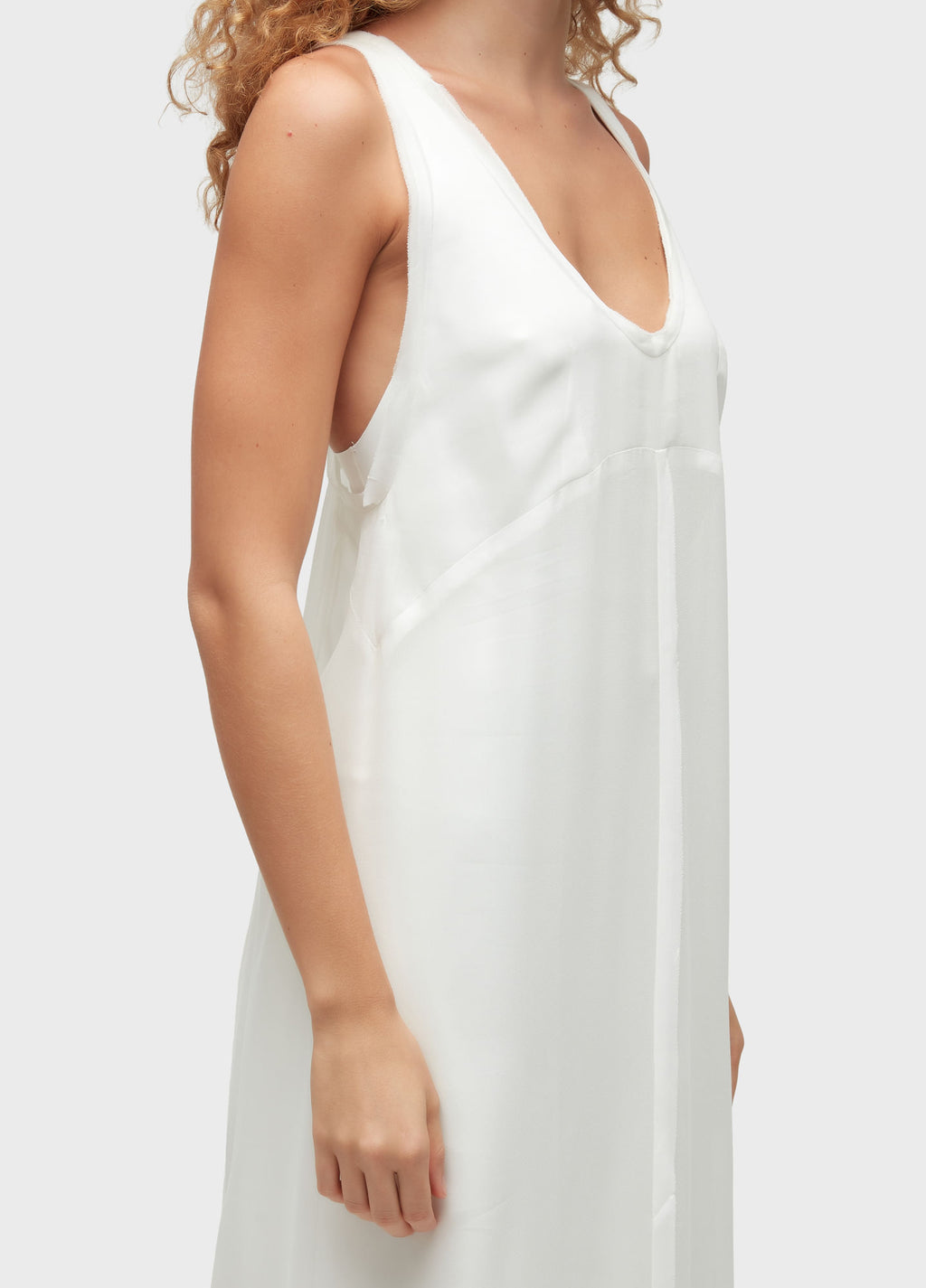 VESTIDO LONGUI DESFIADO GGT