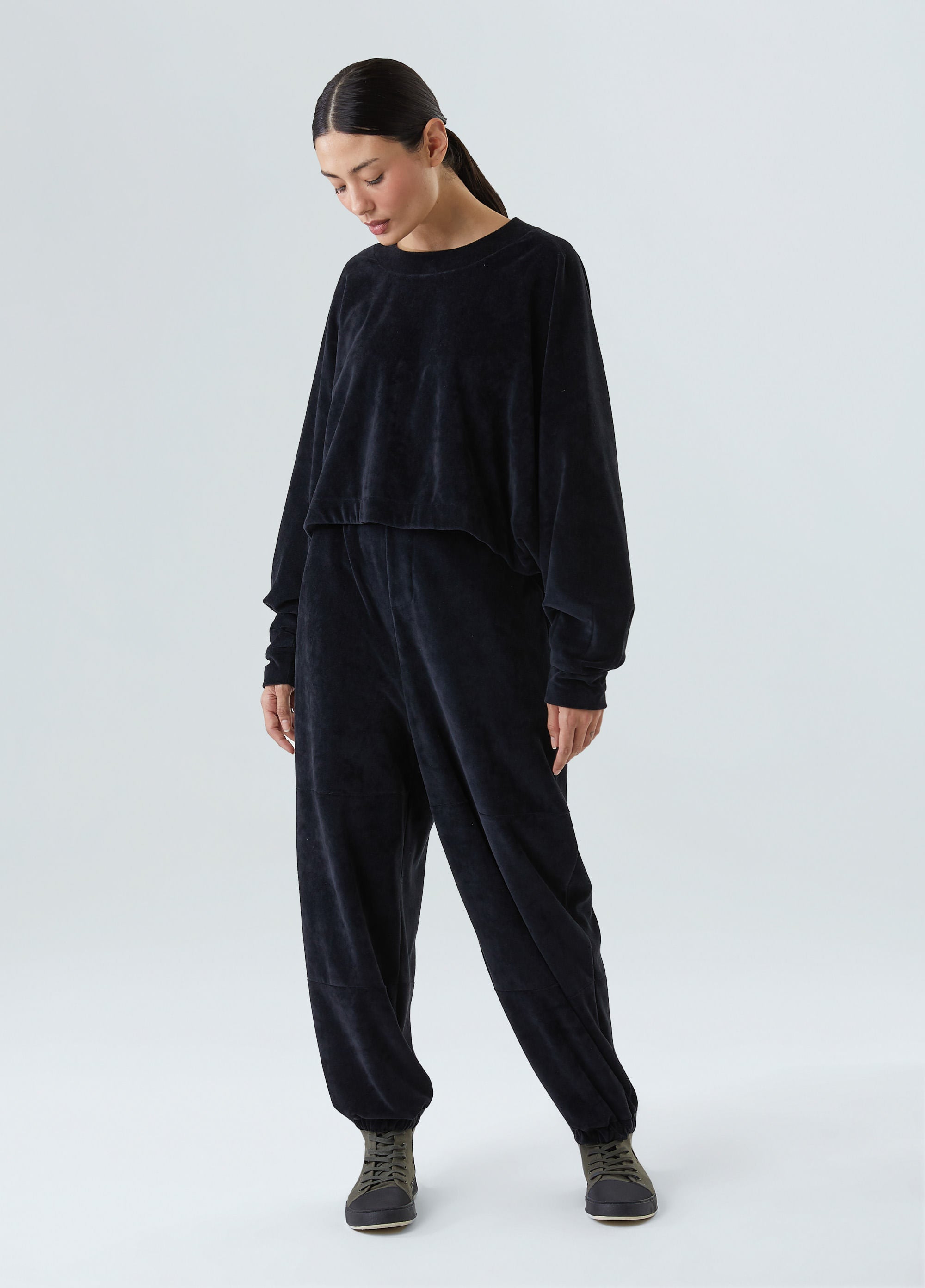 CASACO CROPPED PLUSH PRETO