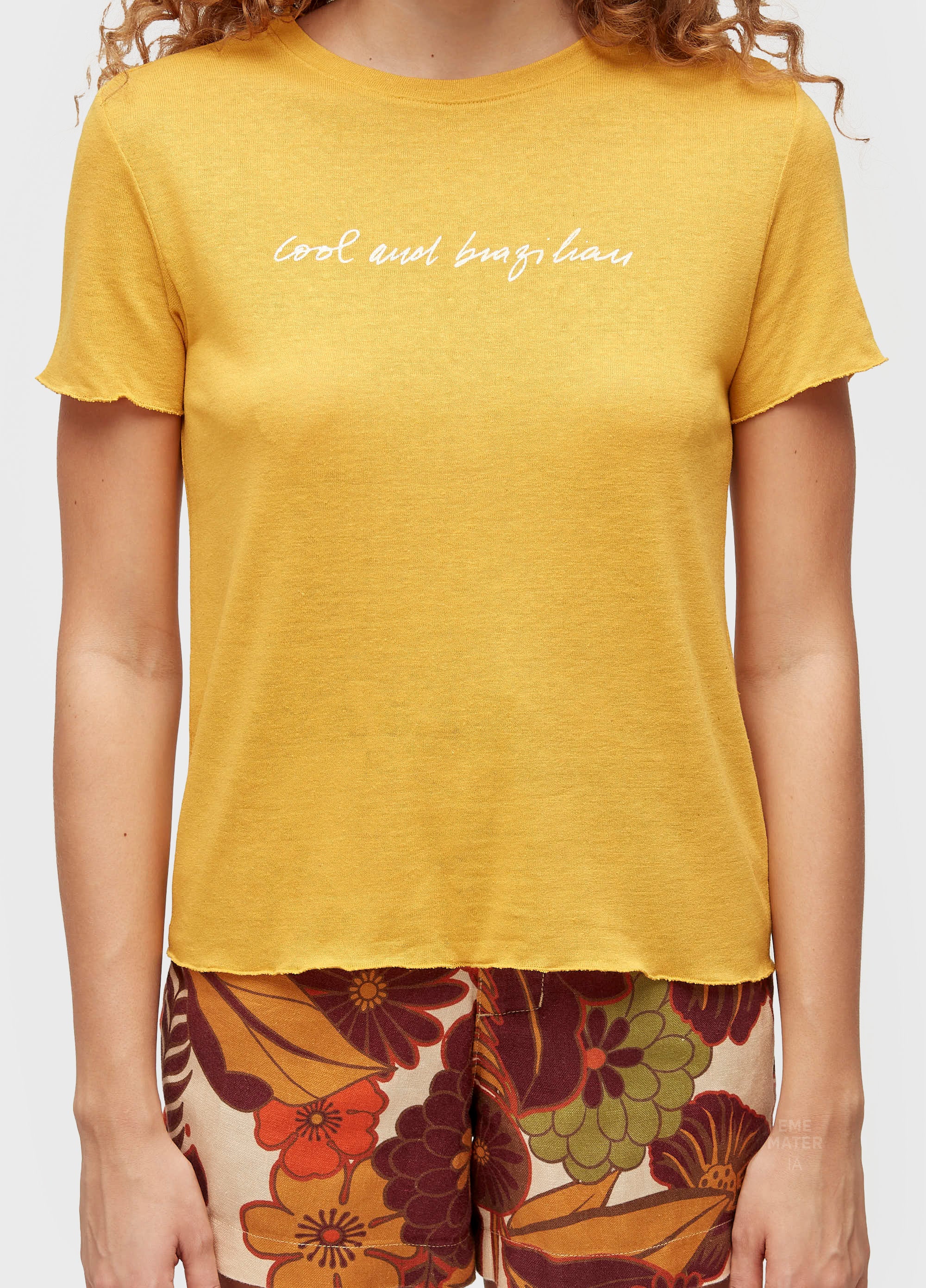 T-SHIRT FEM COOL AND BRAZILIAN DAMASCO/BRANCO