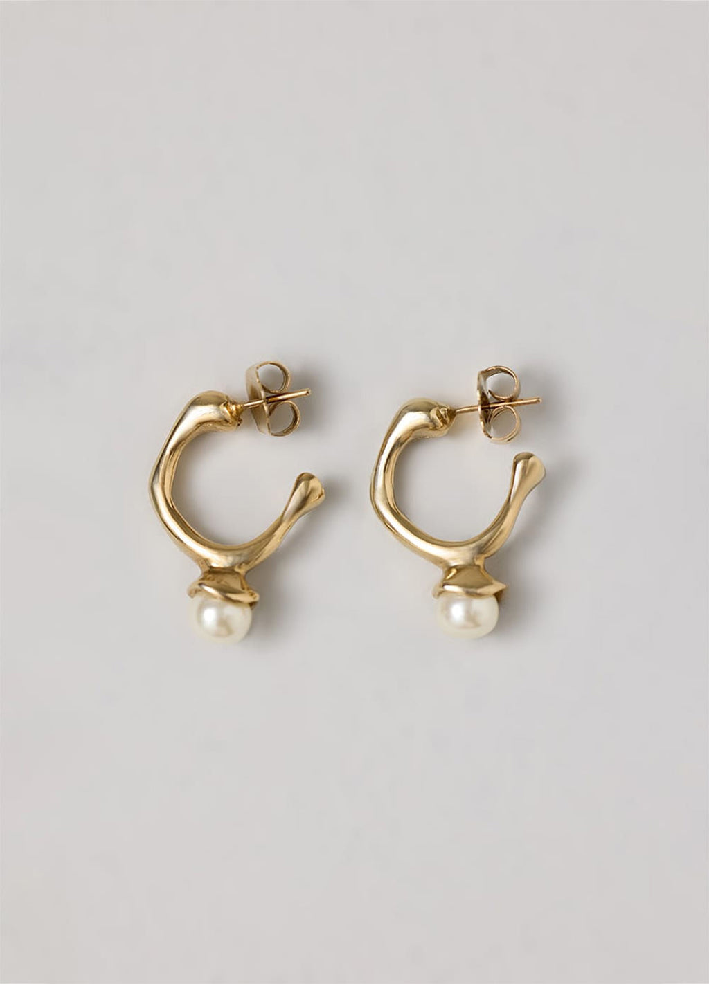 BRINCO DETALHE PÉROLA