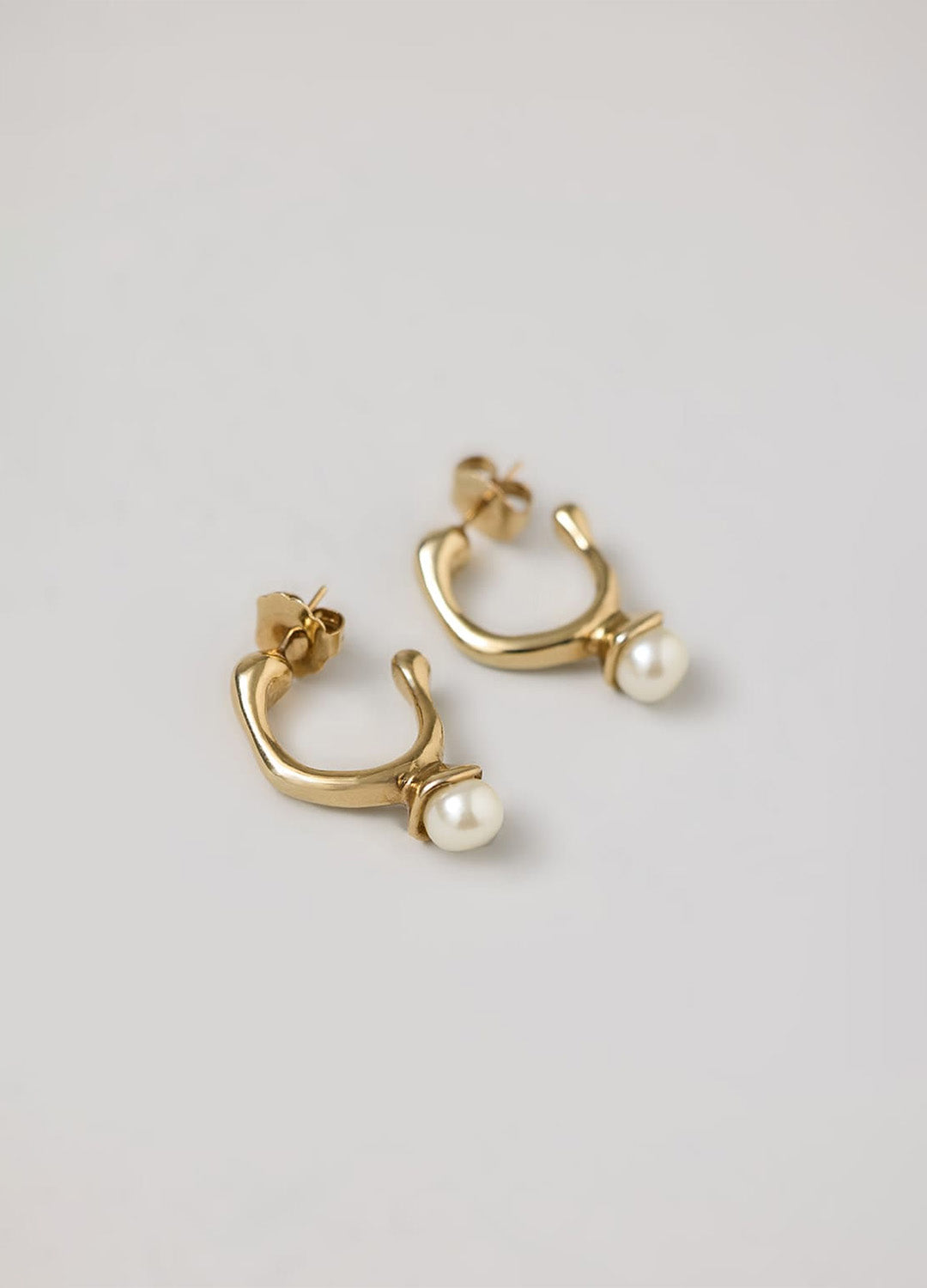 BRINCO DETALHE PÉROLA