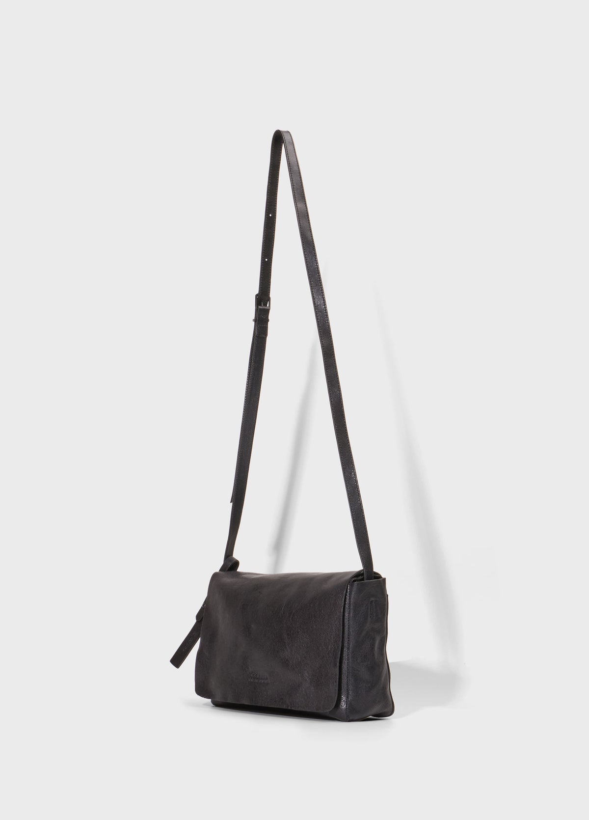 SMALL LEATHER CROSSBODY E-BASICS BAG PRETO