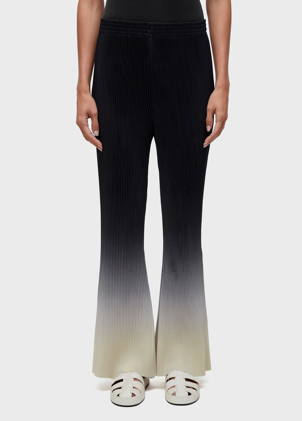 CALCA FLARE PLISSE DEGRADE AREIA/PRETO