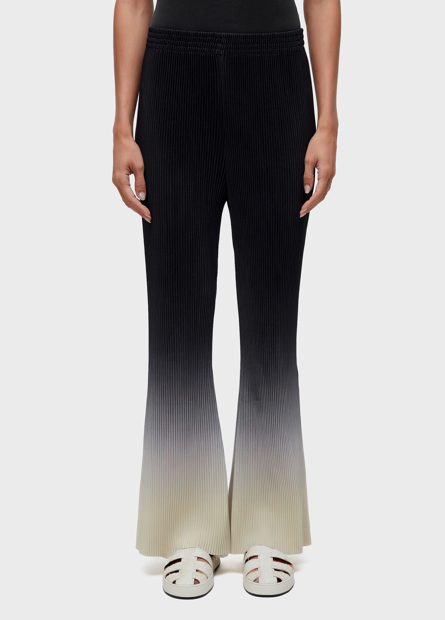CALCA FLARE PLISSE DEGRADE AREIA/PRETO