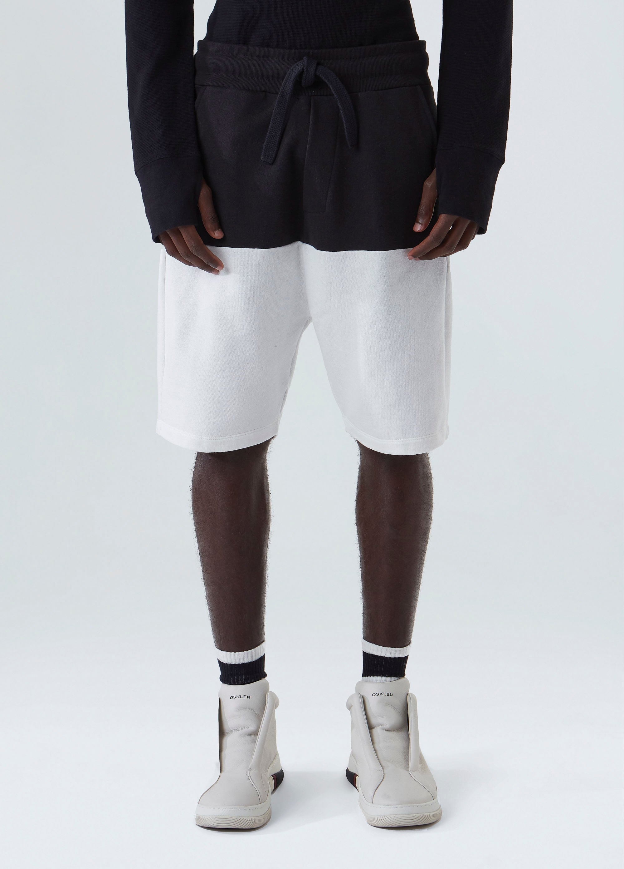 BERMUDA CASUAL MASC BICOLOR PRETO/OFF-WHITE