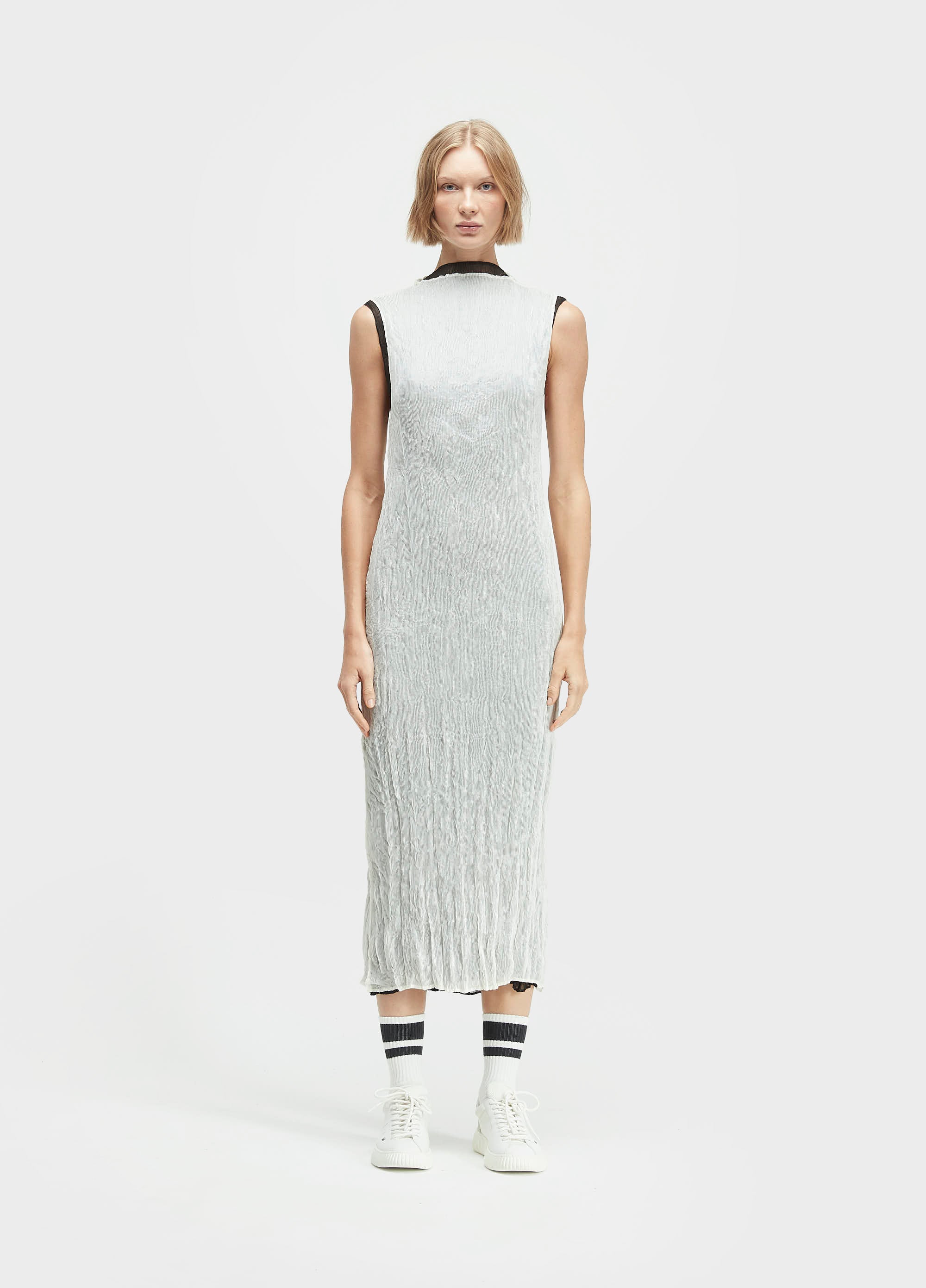 VESTIDO SLEEVELESS PLISSÊ DUO