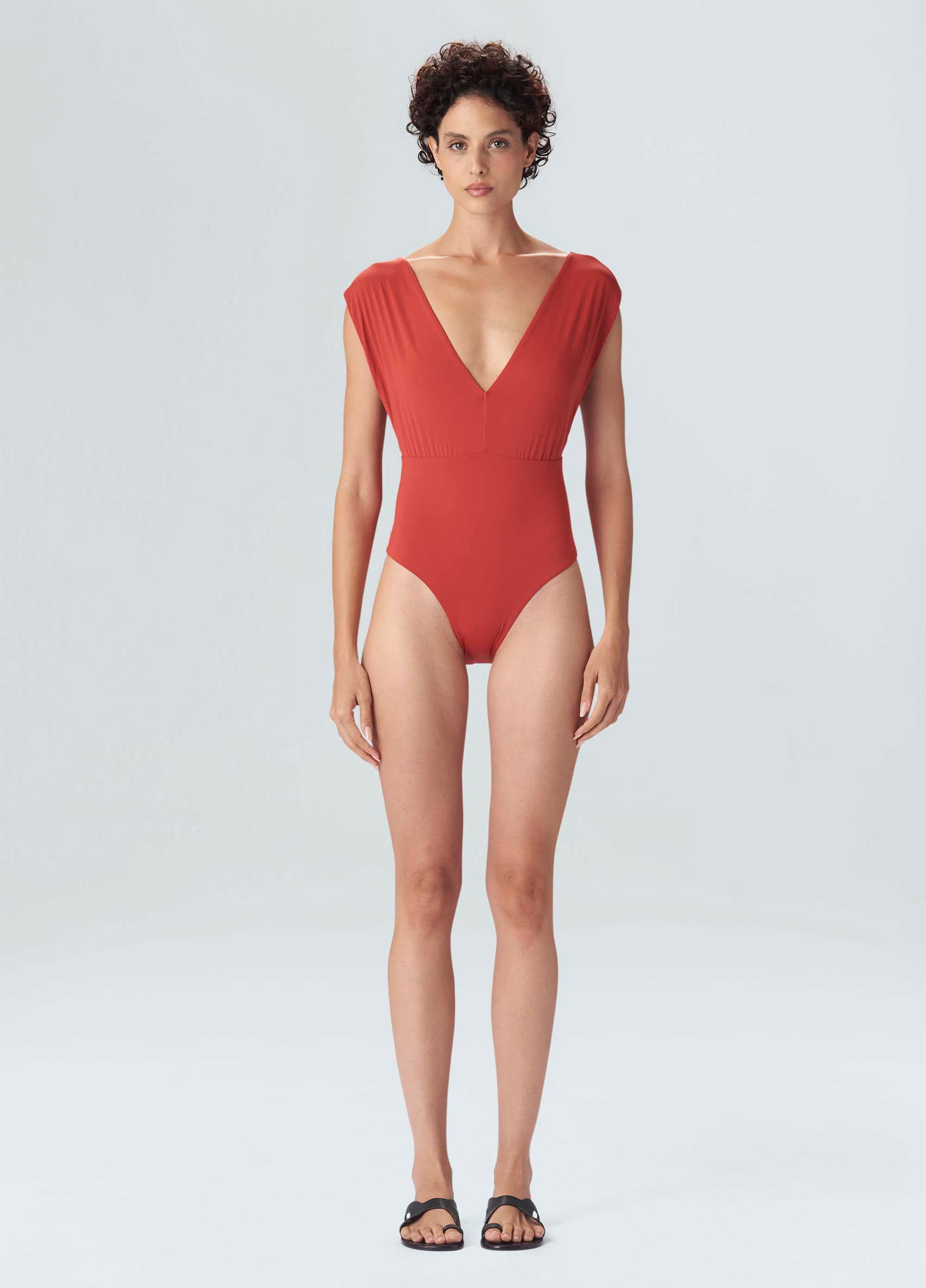 MAIO DOUBLE DECOTE V MARROM TERRA/VERMELHO FIERY