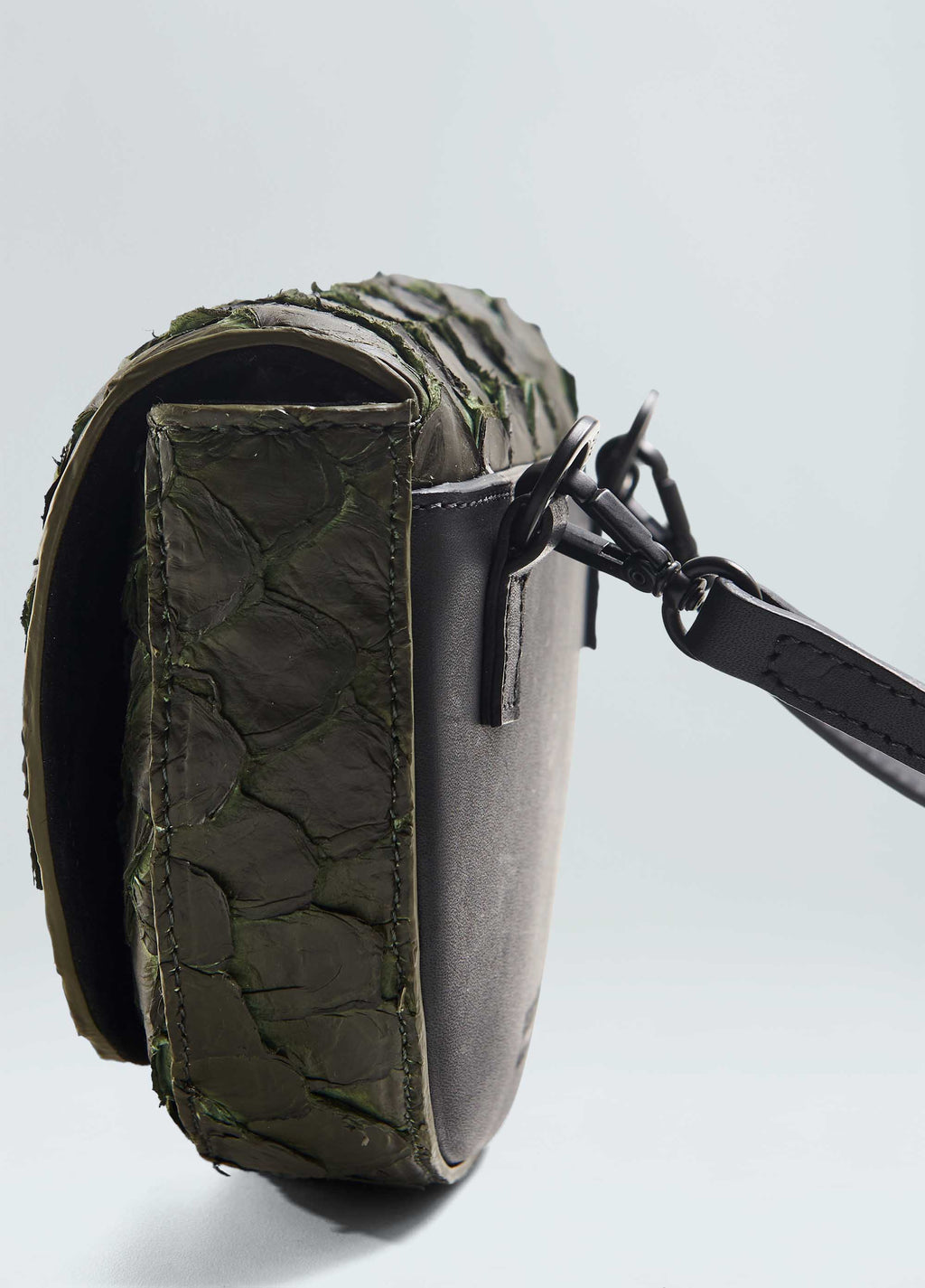 BOLSA POCHETE PIRARUCU MOON