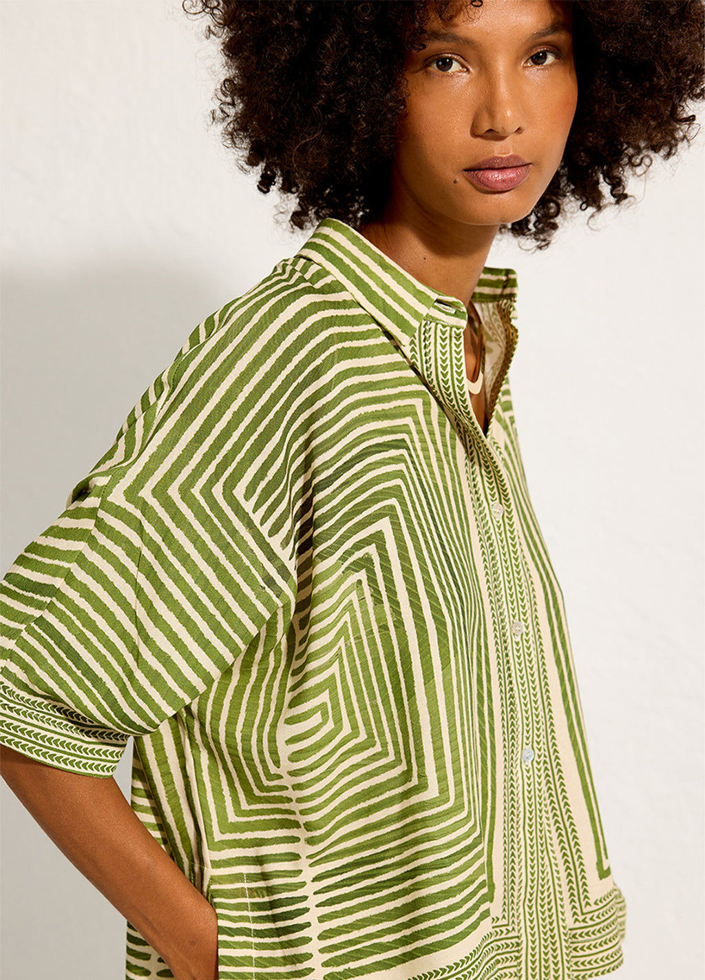 CAMISA AMPLA MANGA CURTA