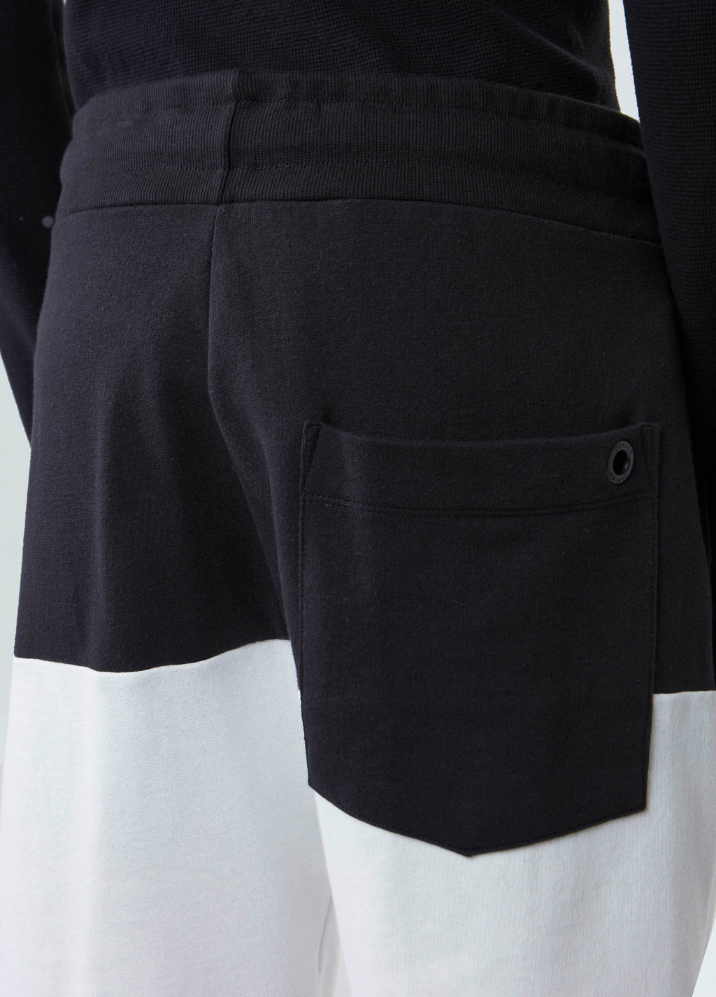 BERMUDA CASUAL MASC BICOLOR PRETO/OFF-WHITE