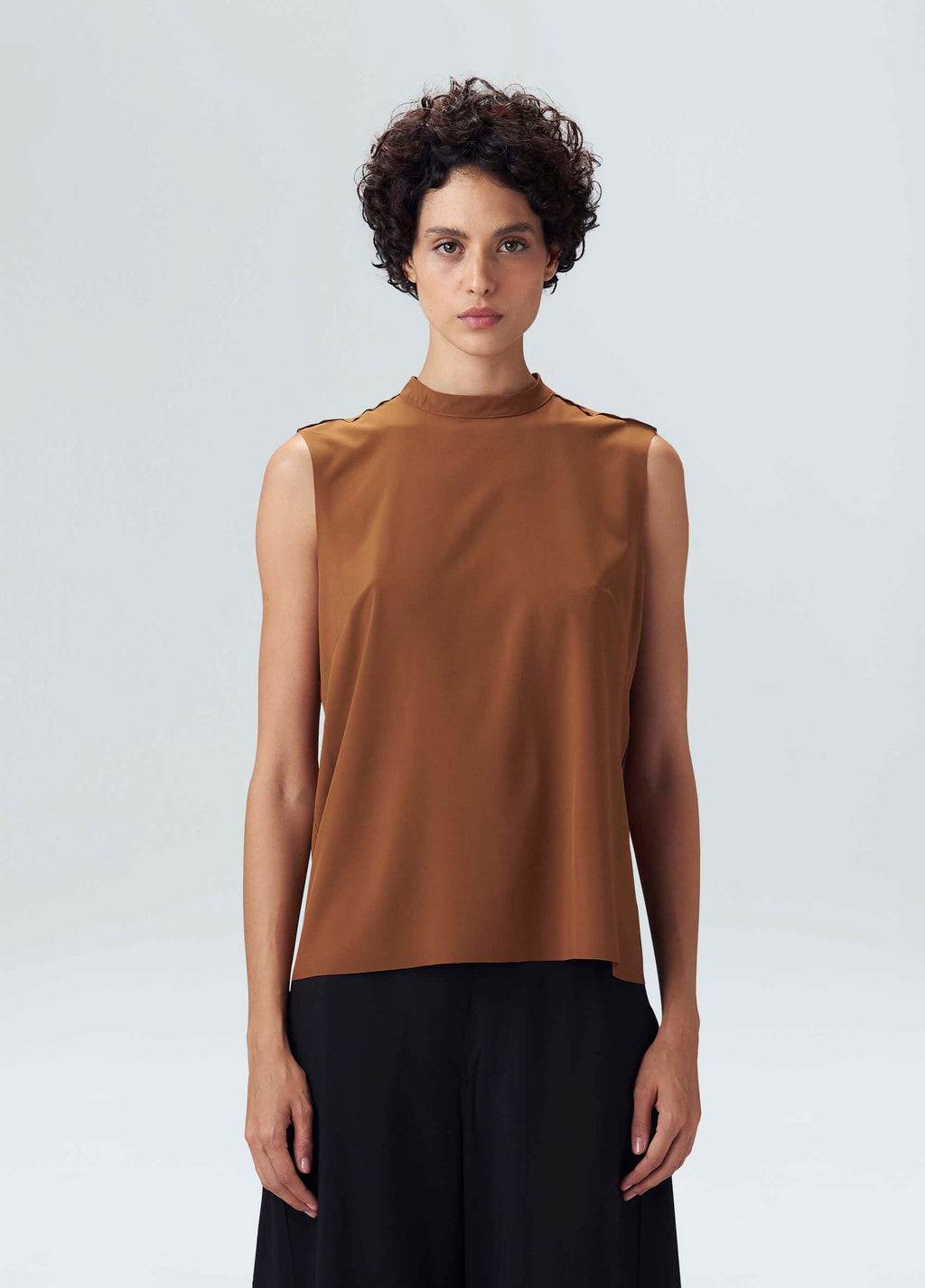 BLUSA SUPERLIGHT GOLA OCRE