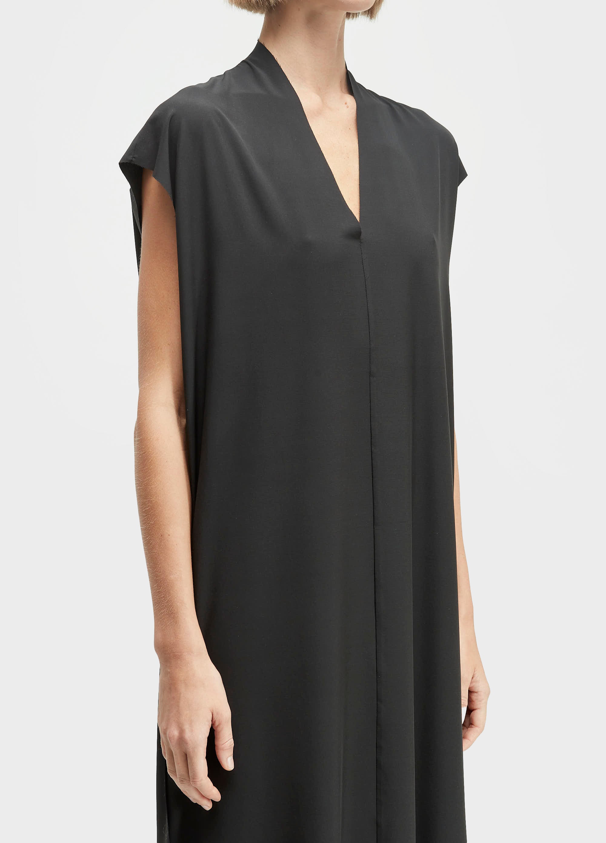 VESTIDO SLEEVELESS V SUPERLIGHT