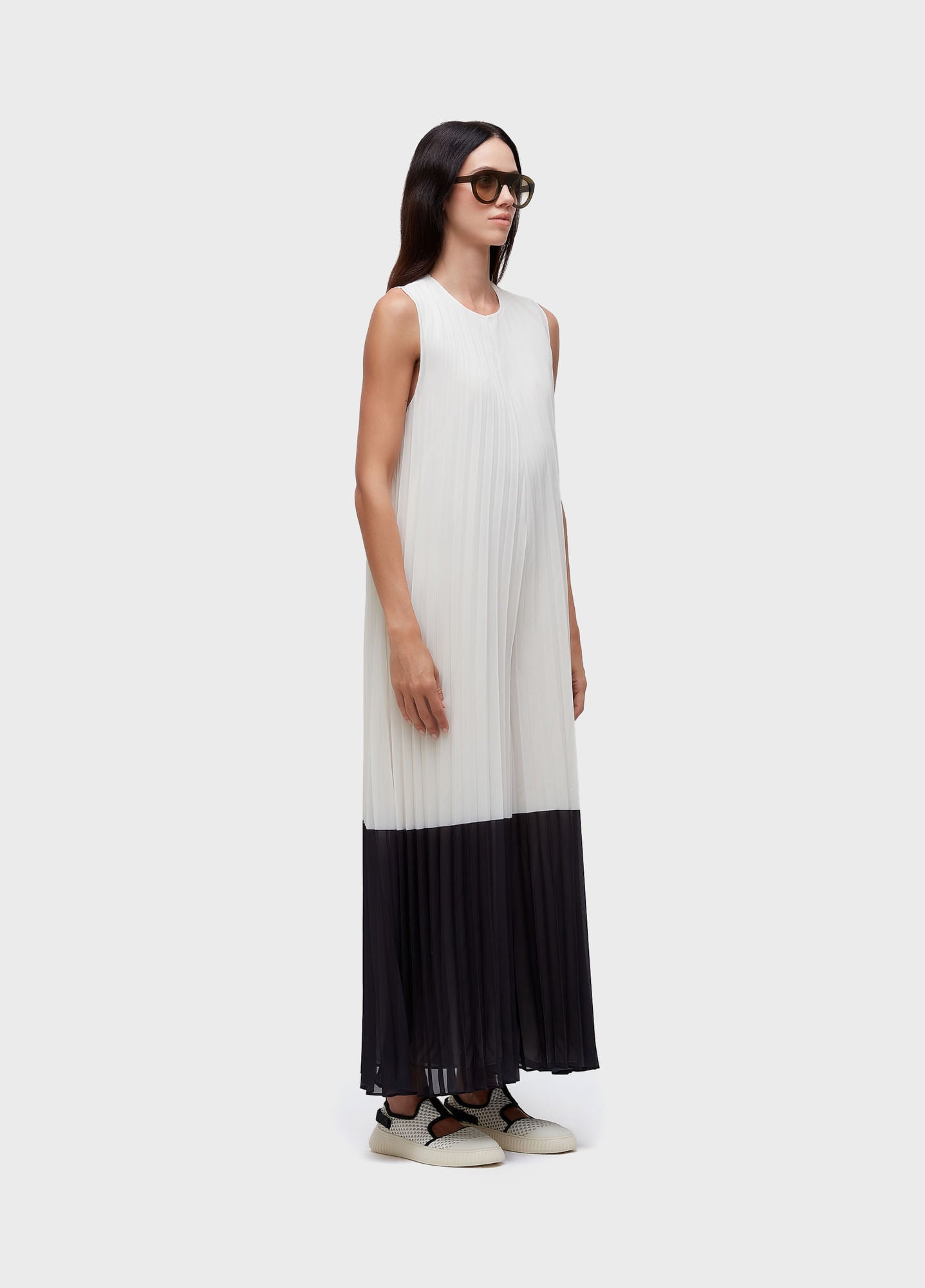 MACACAO SLEEVELESS PLISSADO OFF-WHITE/PRETO