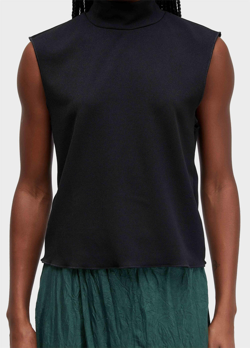 TOP CROPPED GOLA ALTA TEXTURA