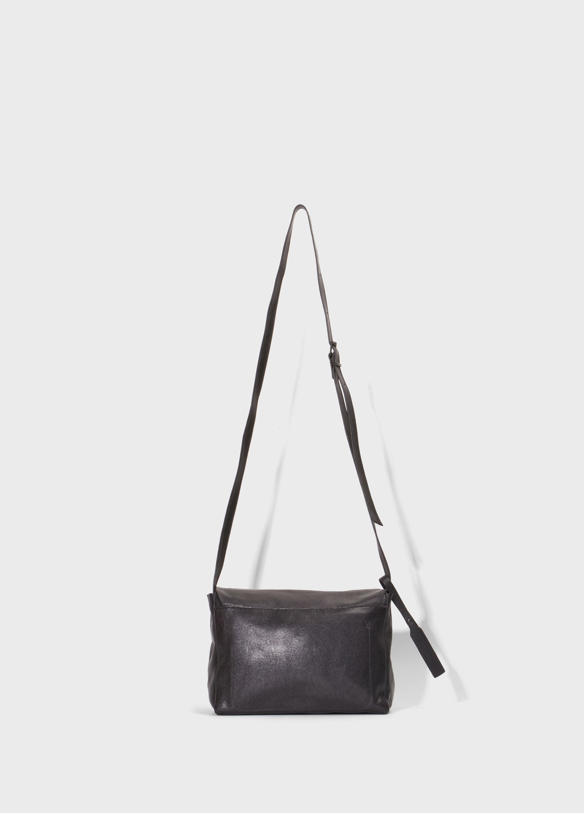SMALL LEATHER CROSSBODY E-BASICS BAG PRETO
