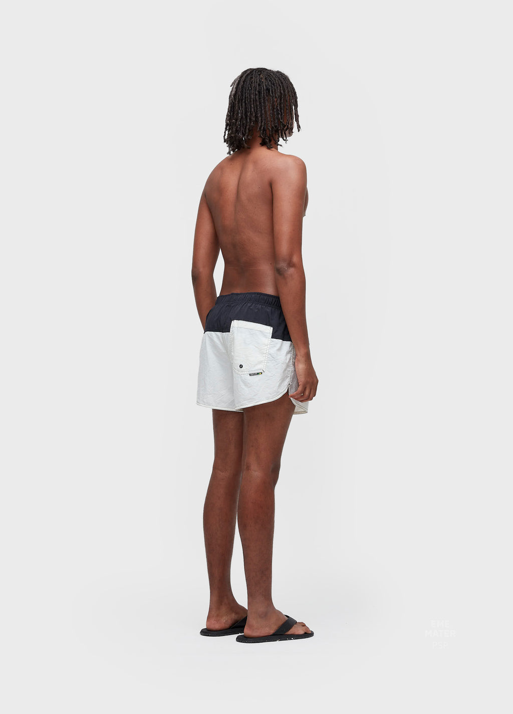 RESORT SHORT DEEP FLOW
