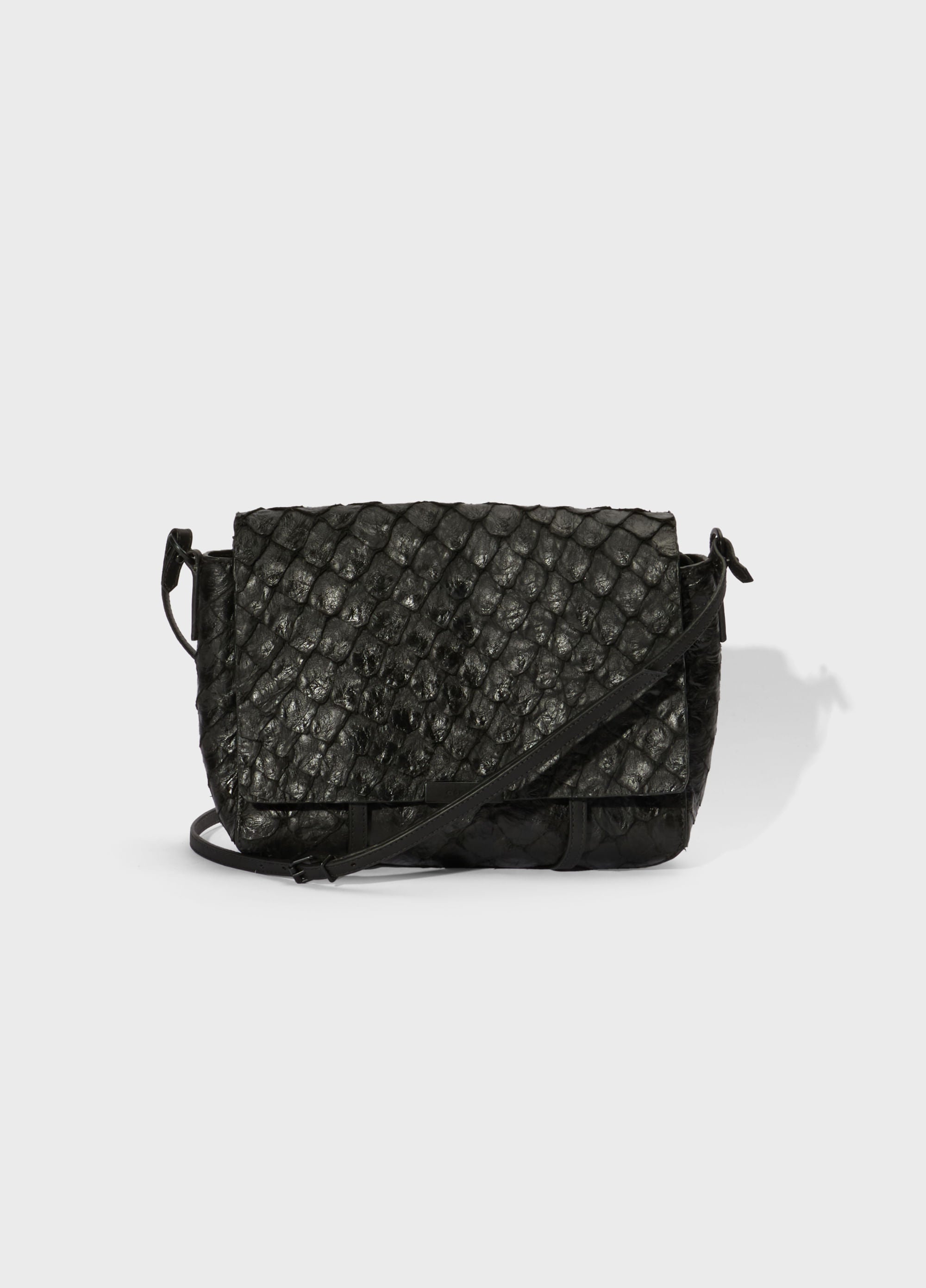 PIRARUCU FLAP SHOULDER BAG PRETO/PRETO