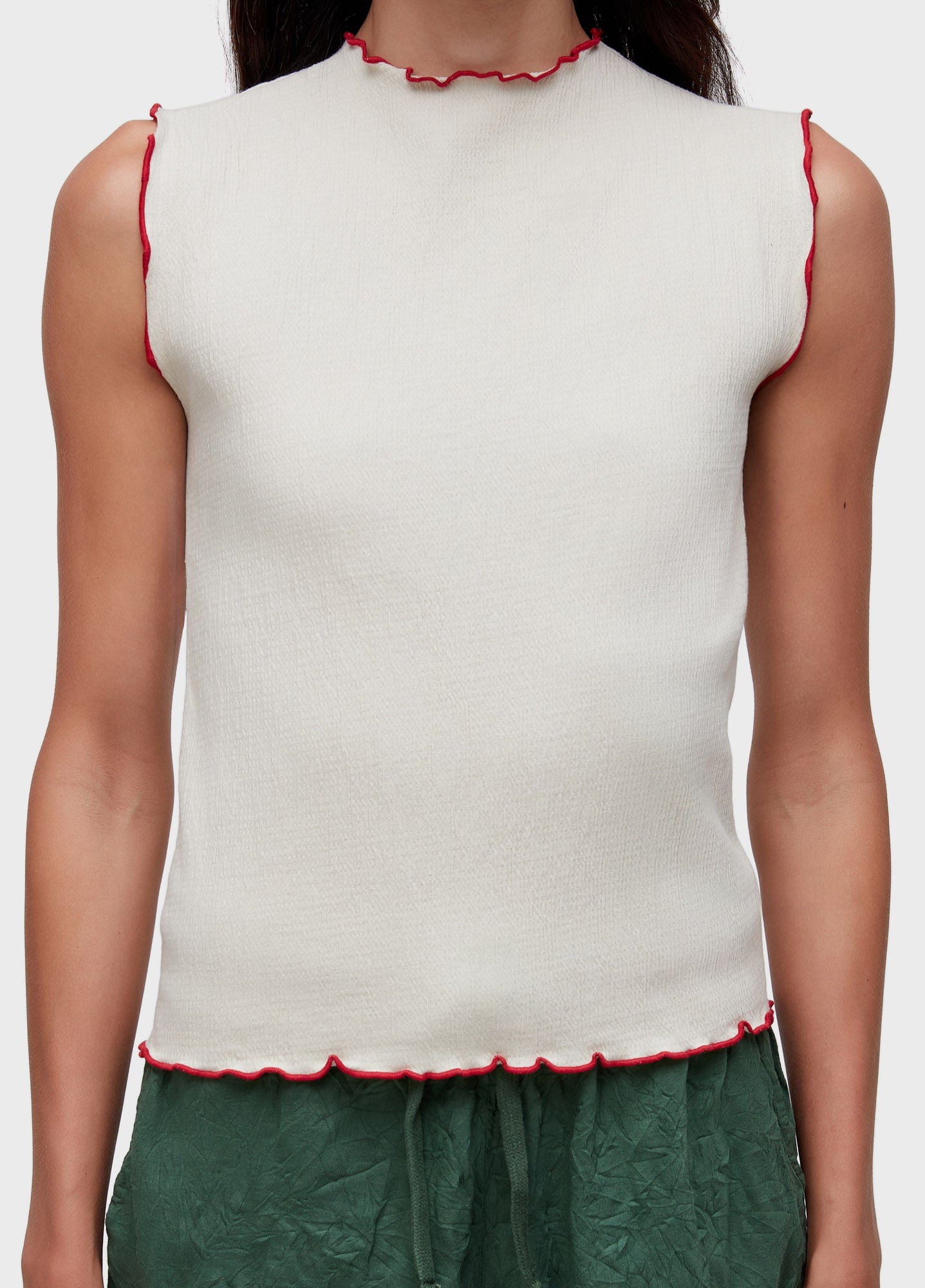 SLEEVELESS RUG