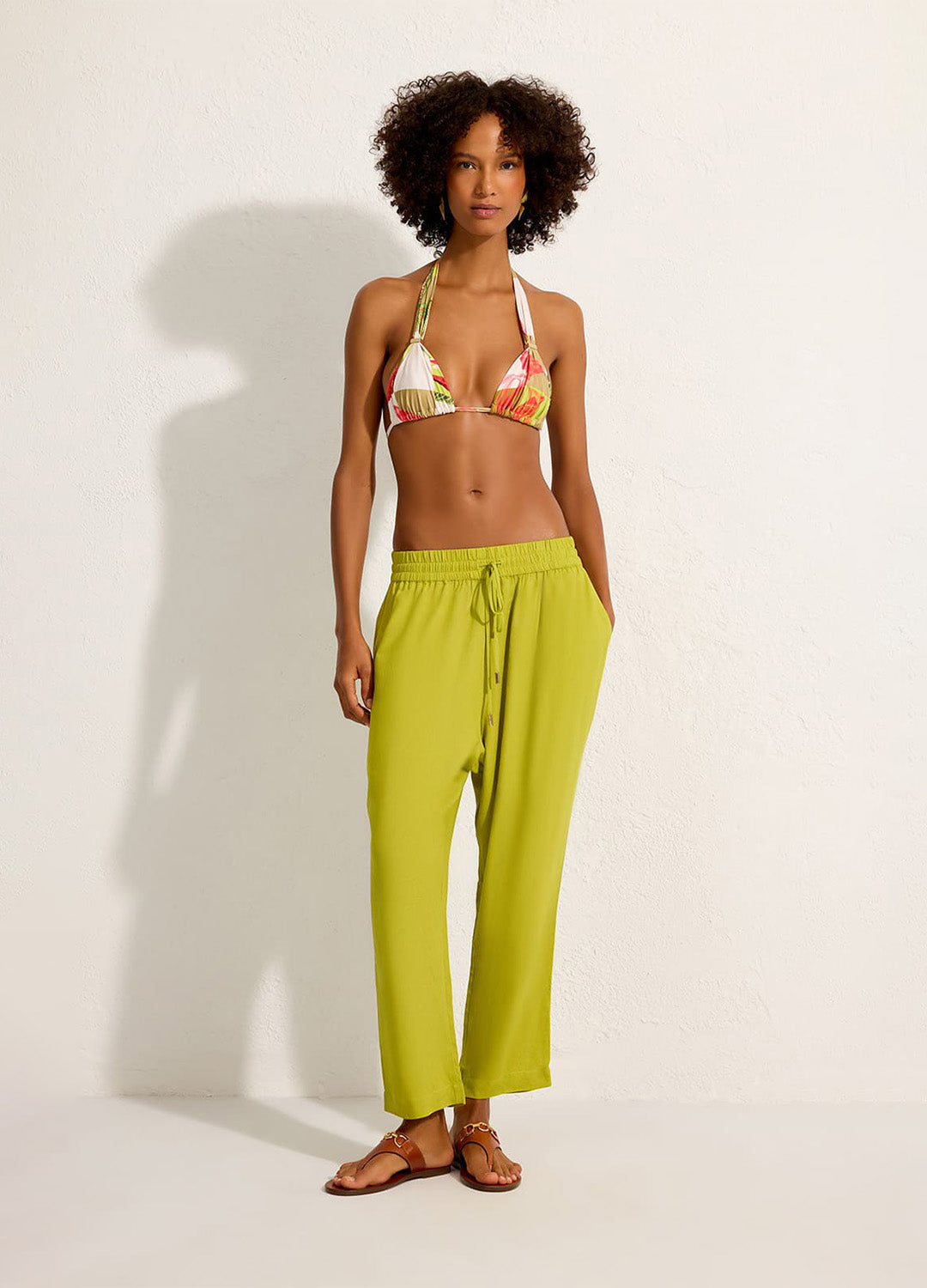 CALÇA CÓS ELÁSTICO PREGAS VERDE HORTO