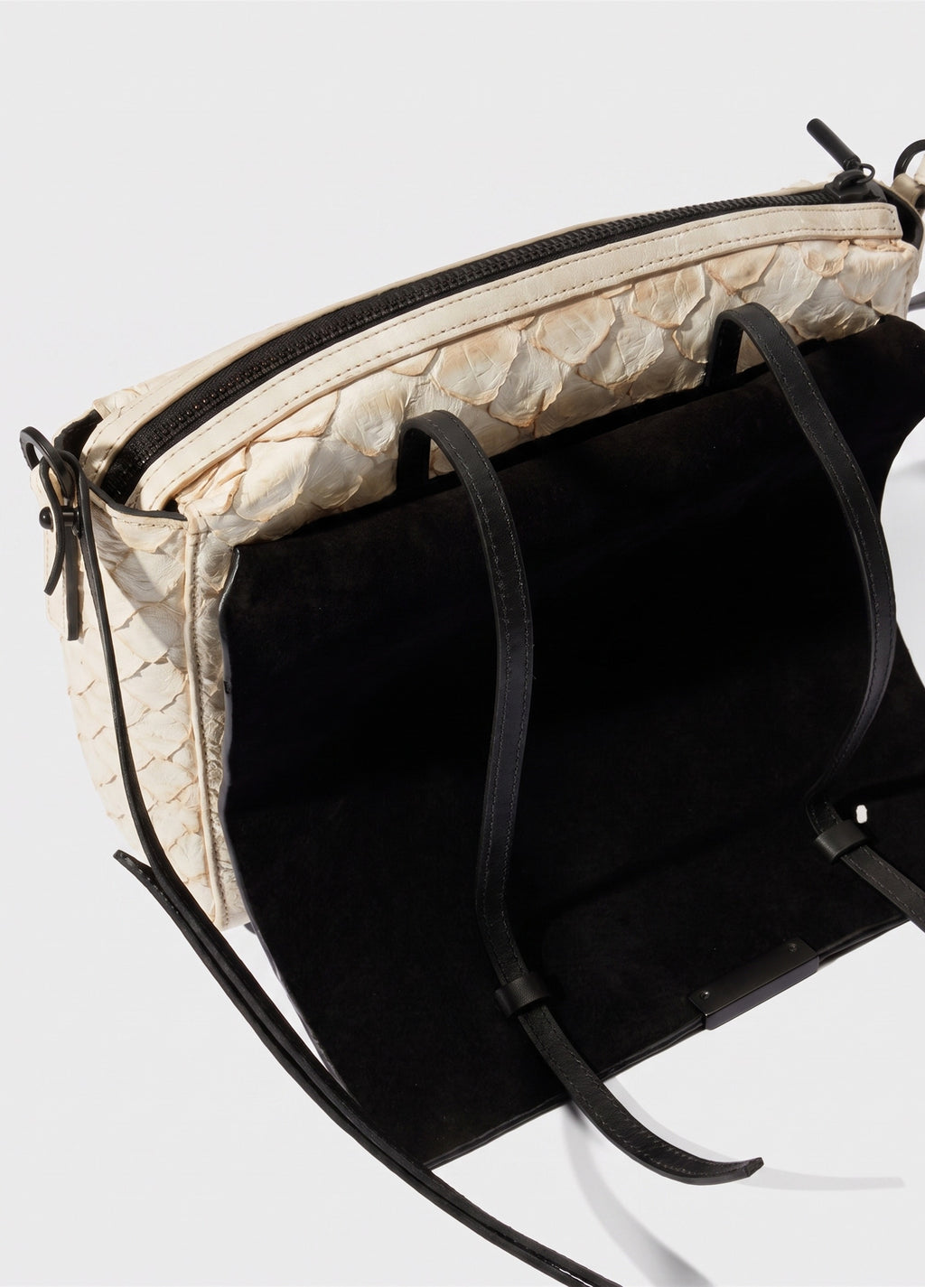 PIRARUCU FLAP SHOULDER BAG OFF-WHITE/PRETO