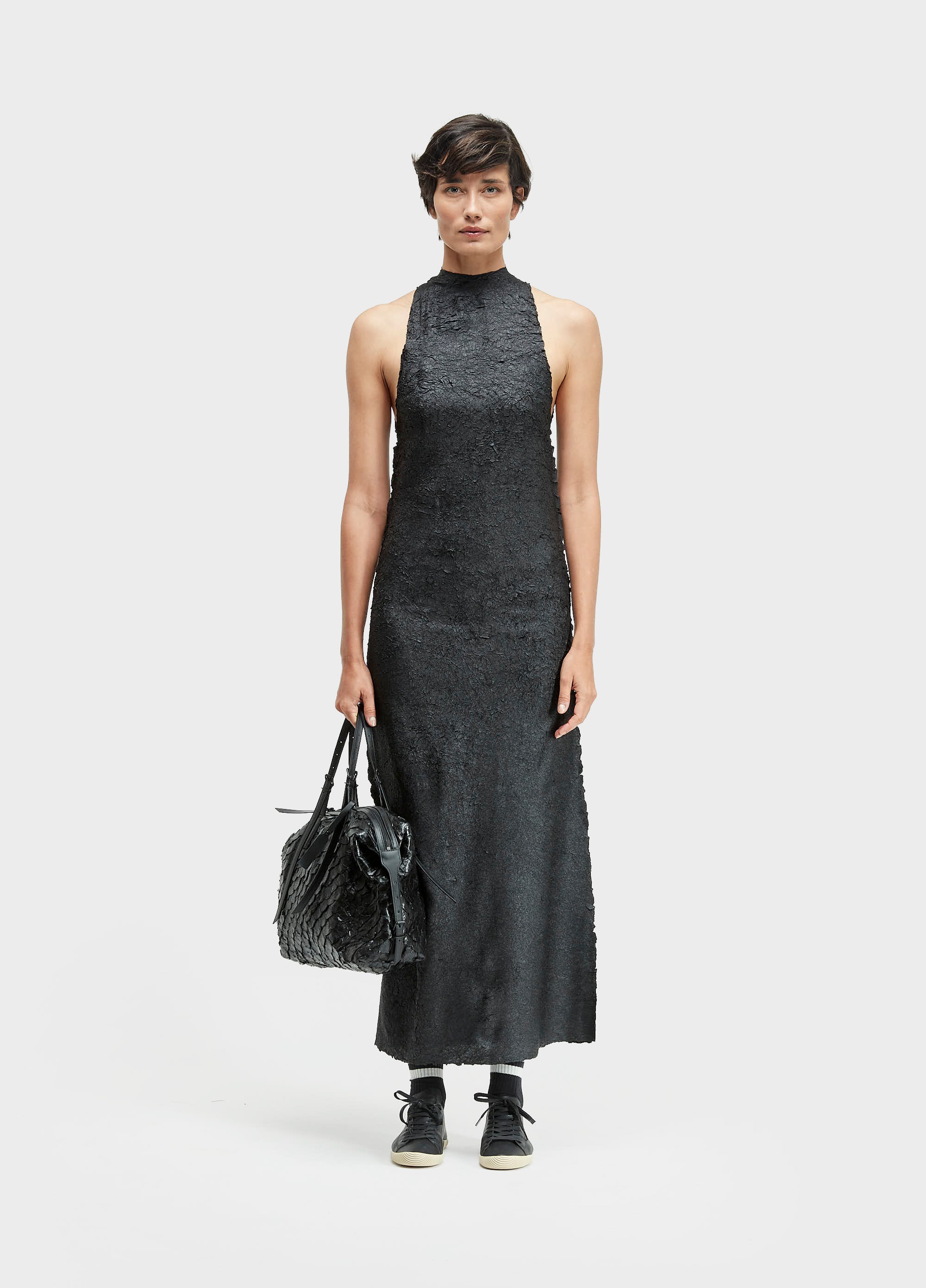 VESTIDO RAGLAN PLISSADO CRUNCH PRETO