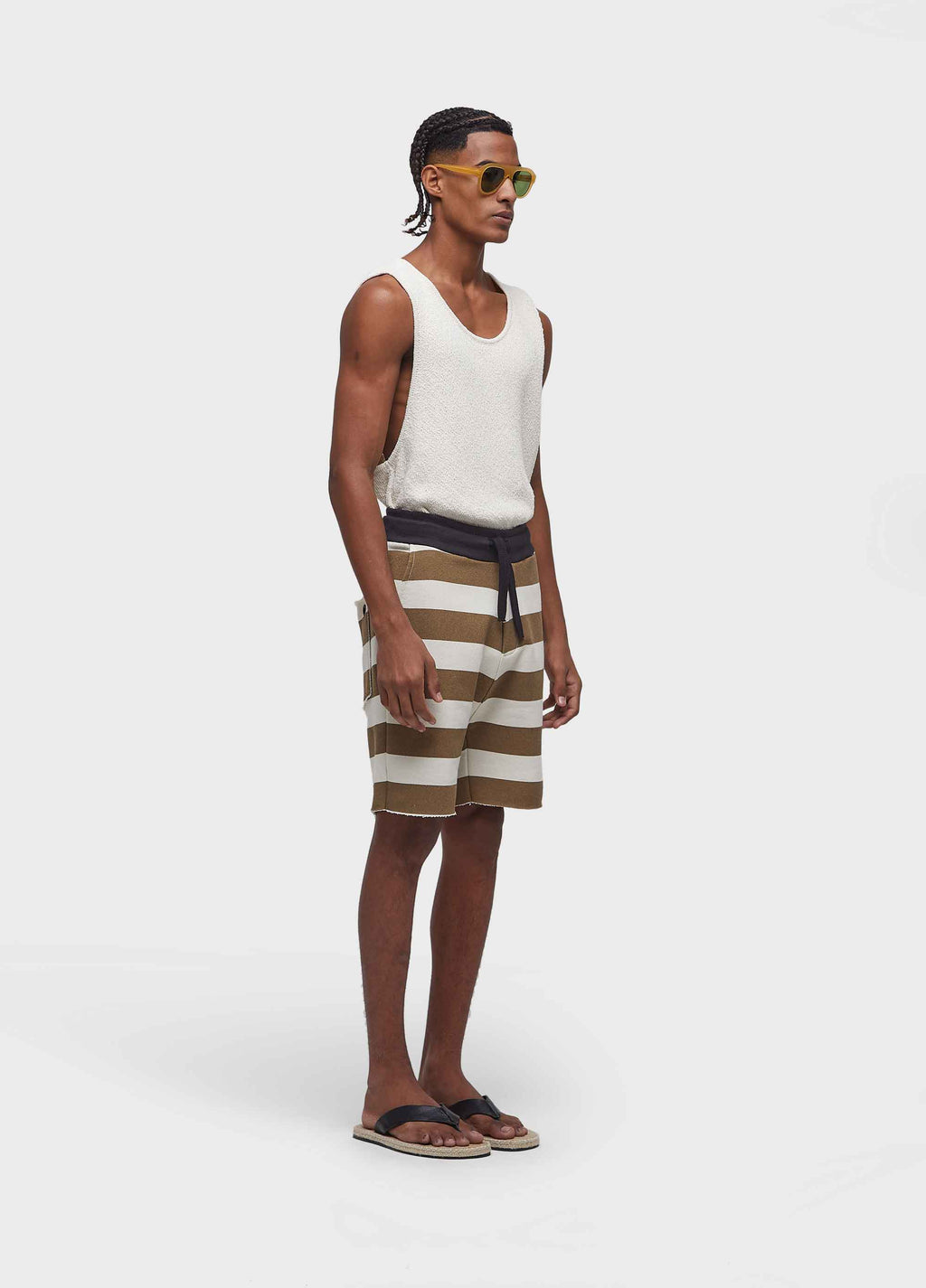 BERMUDA CASUAL MASC LISTRADA MOLETOM OFF-WHITE/PALHA