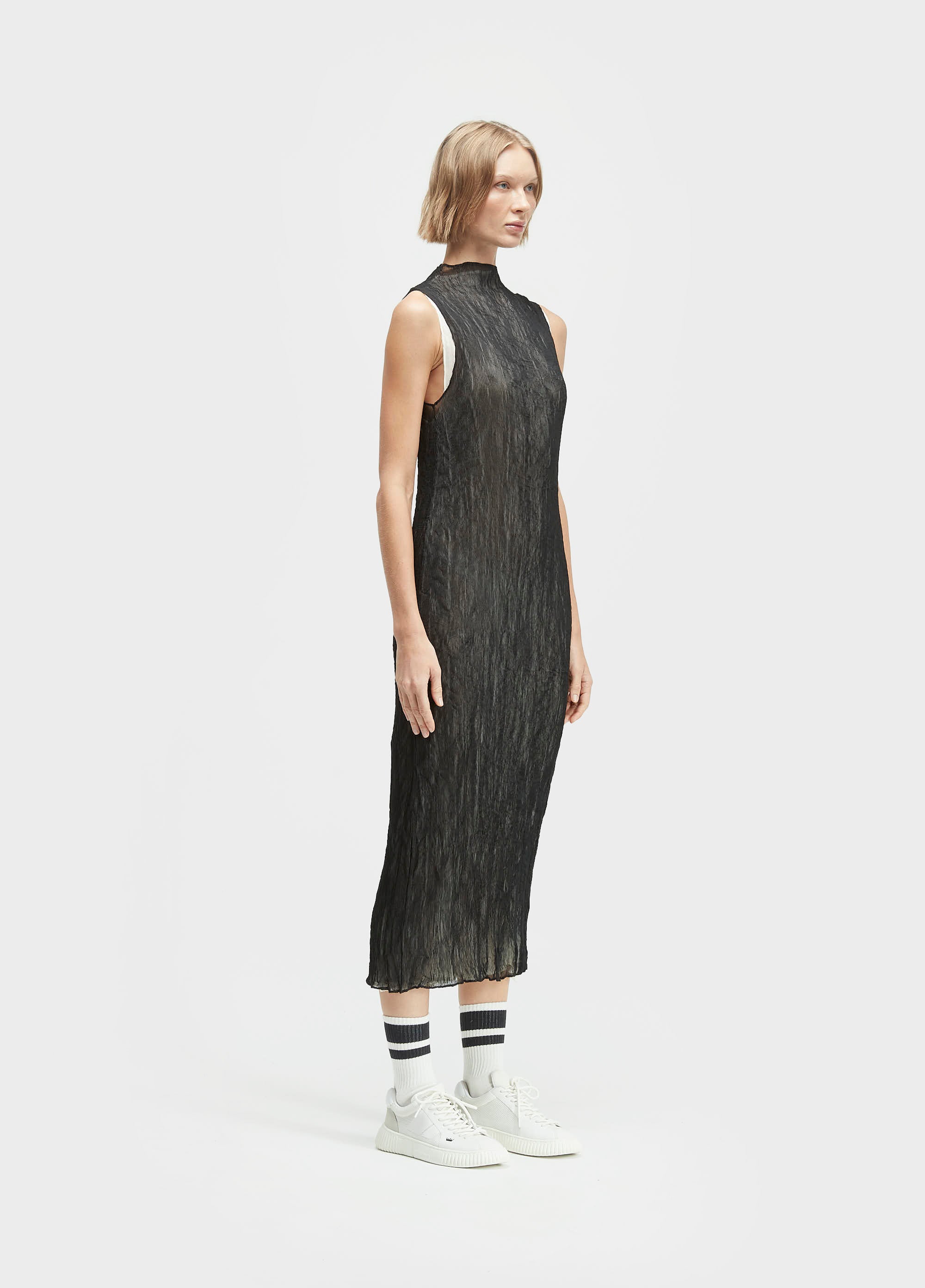 VESTIDO SLEEVELESS PLISSÊ DUO