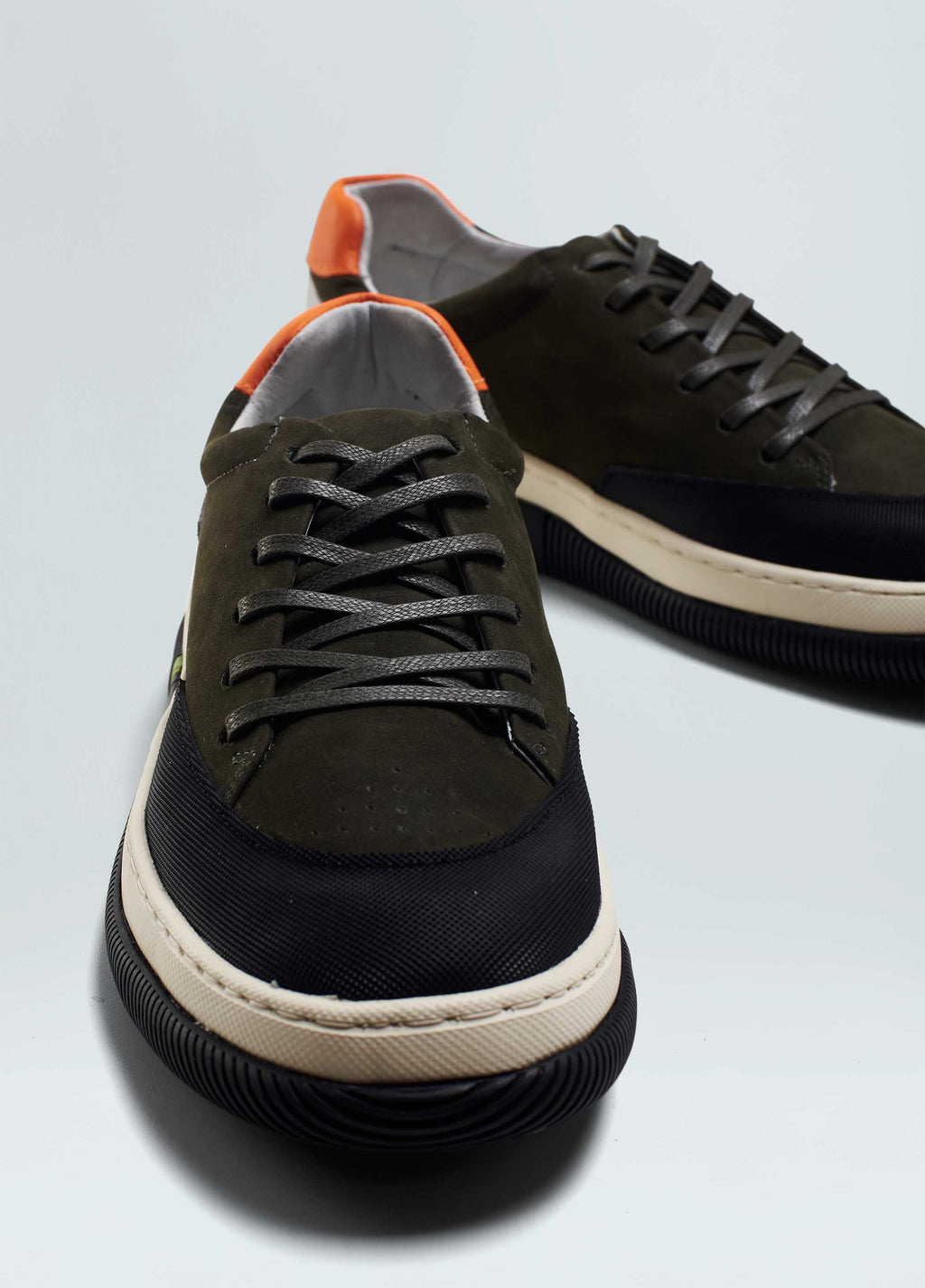 TÊNIS HYBRID LACES NOBUCK