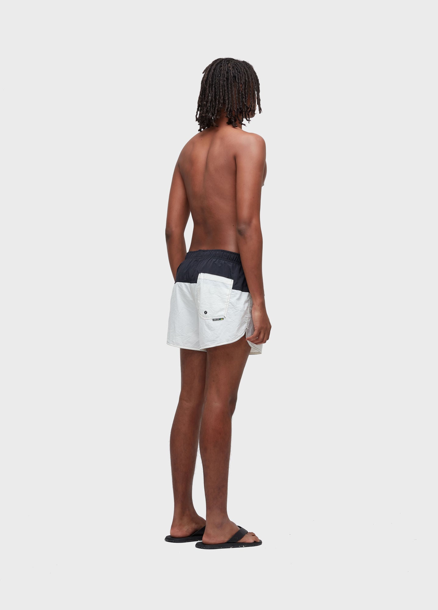 RESORT SHORT DEEP FLOW