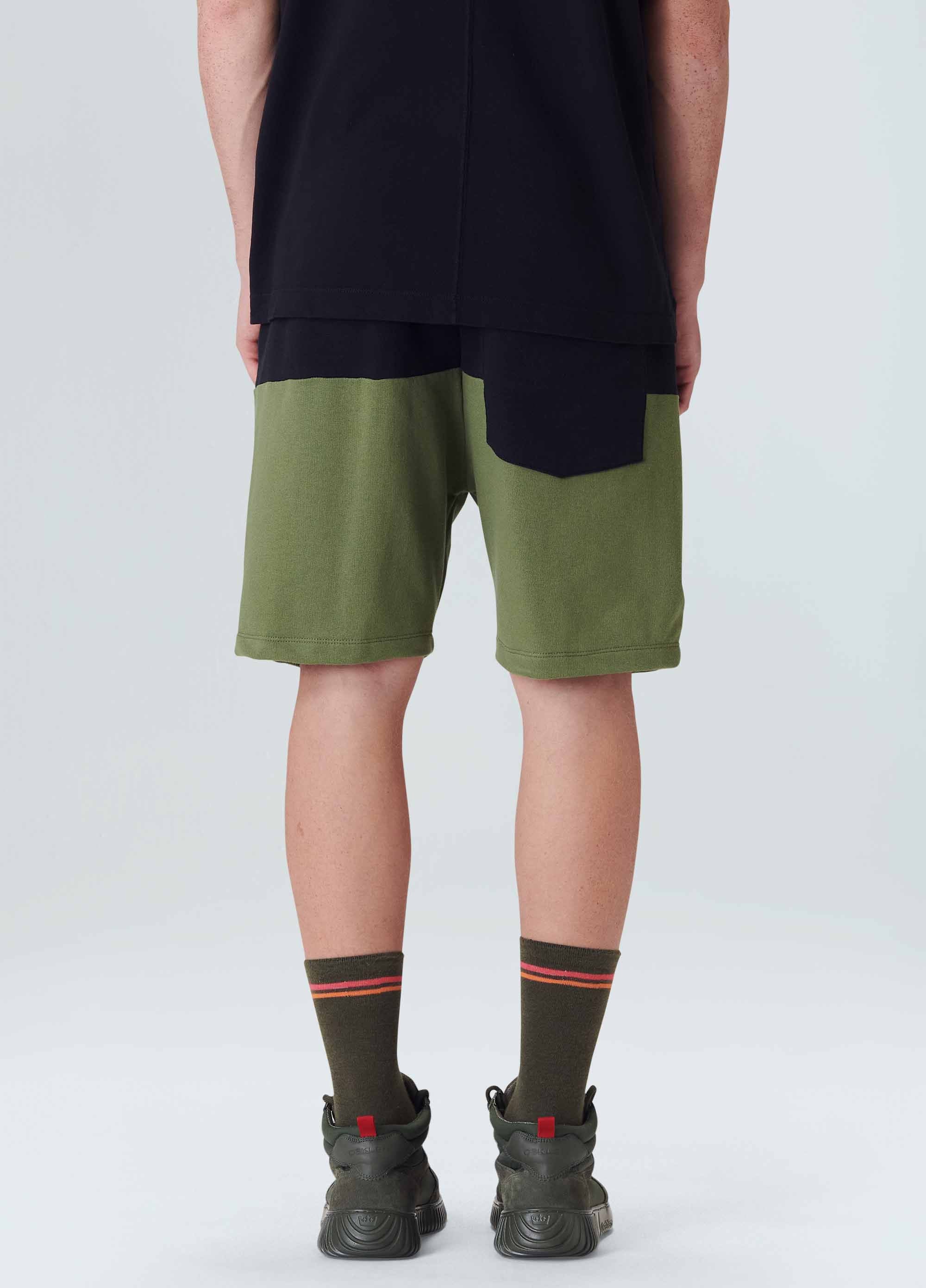 BERMUDA CASUAL MASC BICOLOR PRETO/VERDE PALMEIRA