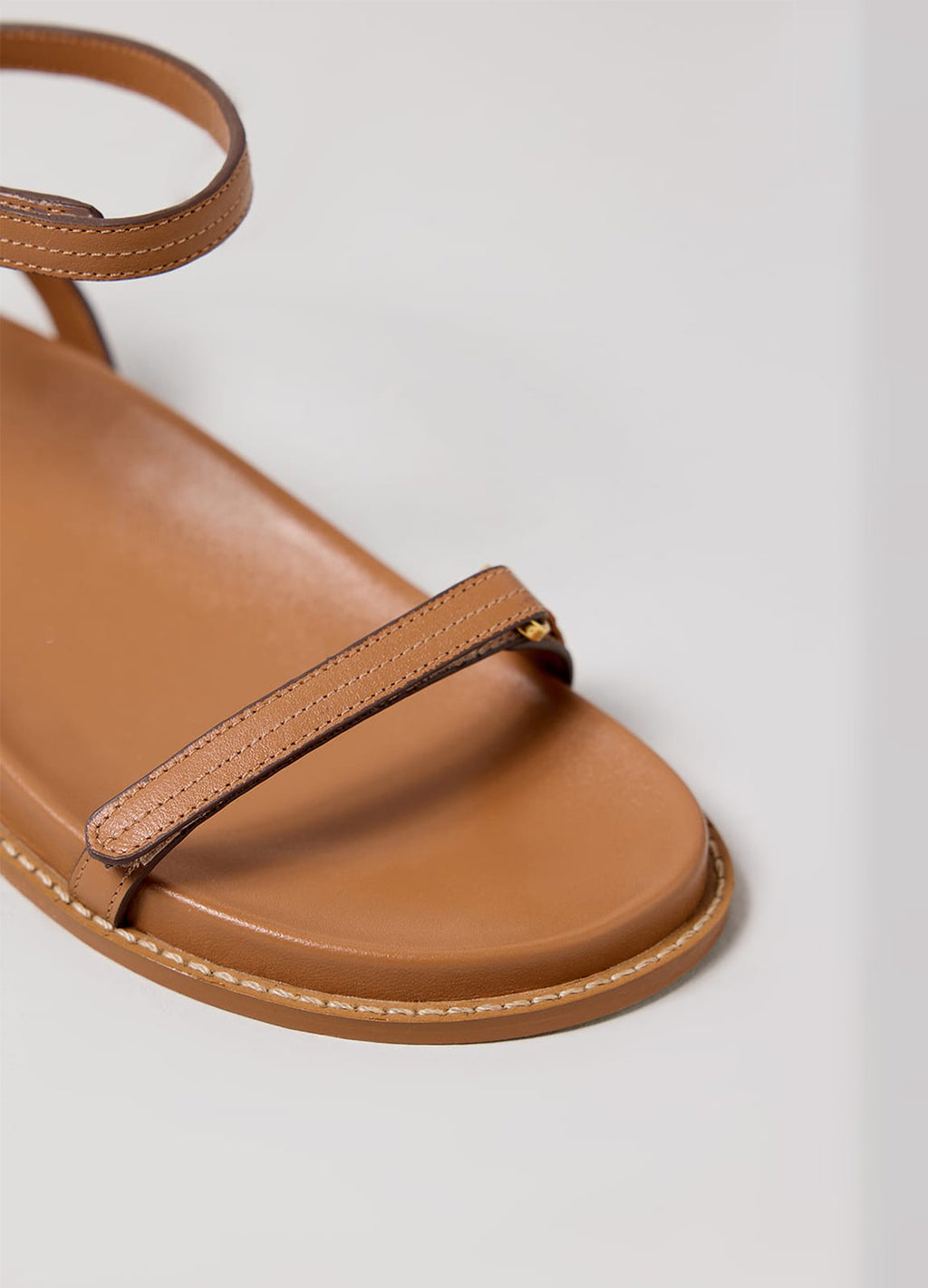 SANDALIA DETALHE PESPONTOS