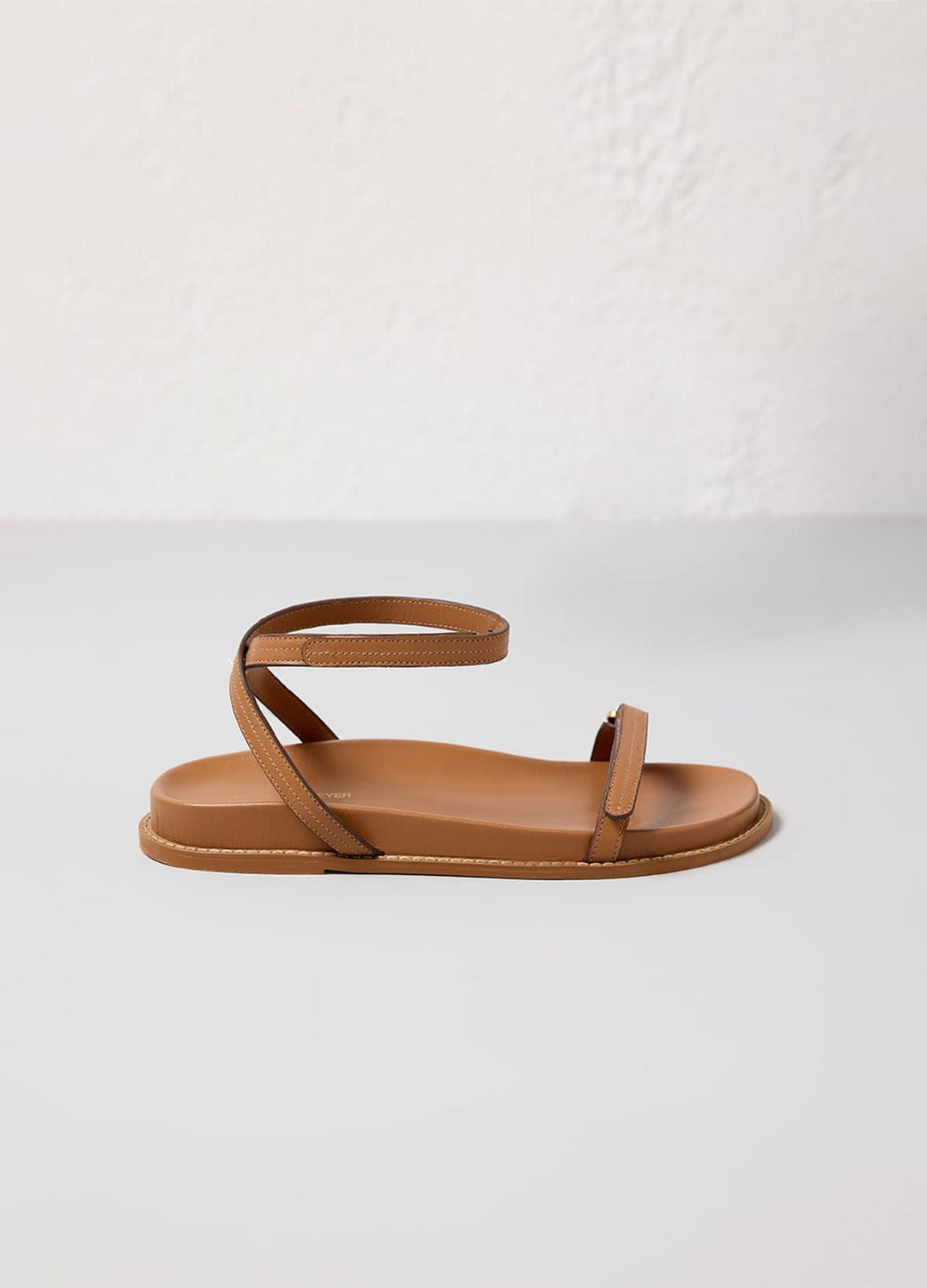 SANDALIA DETALHE PESPONTOS