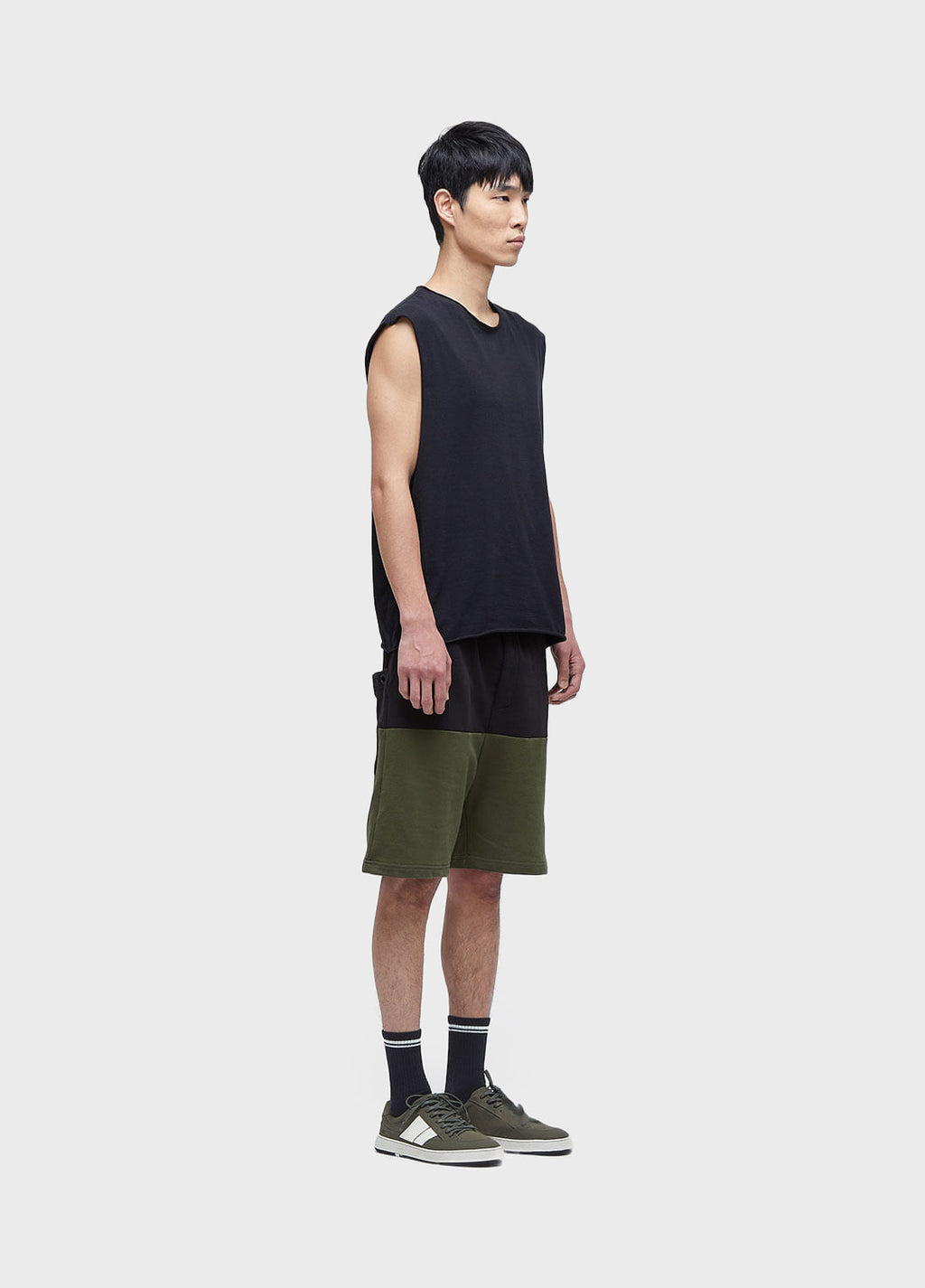 T-SHIRT SLEVELESS PRETO