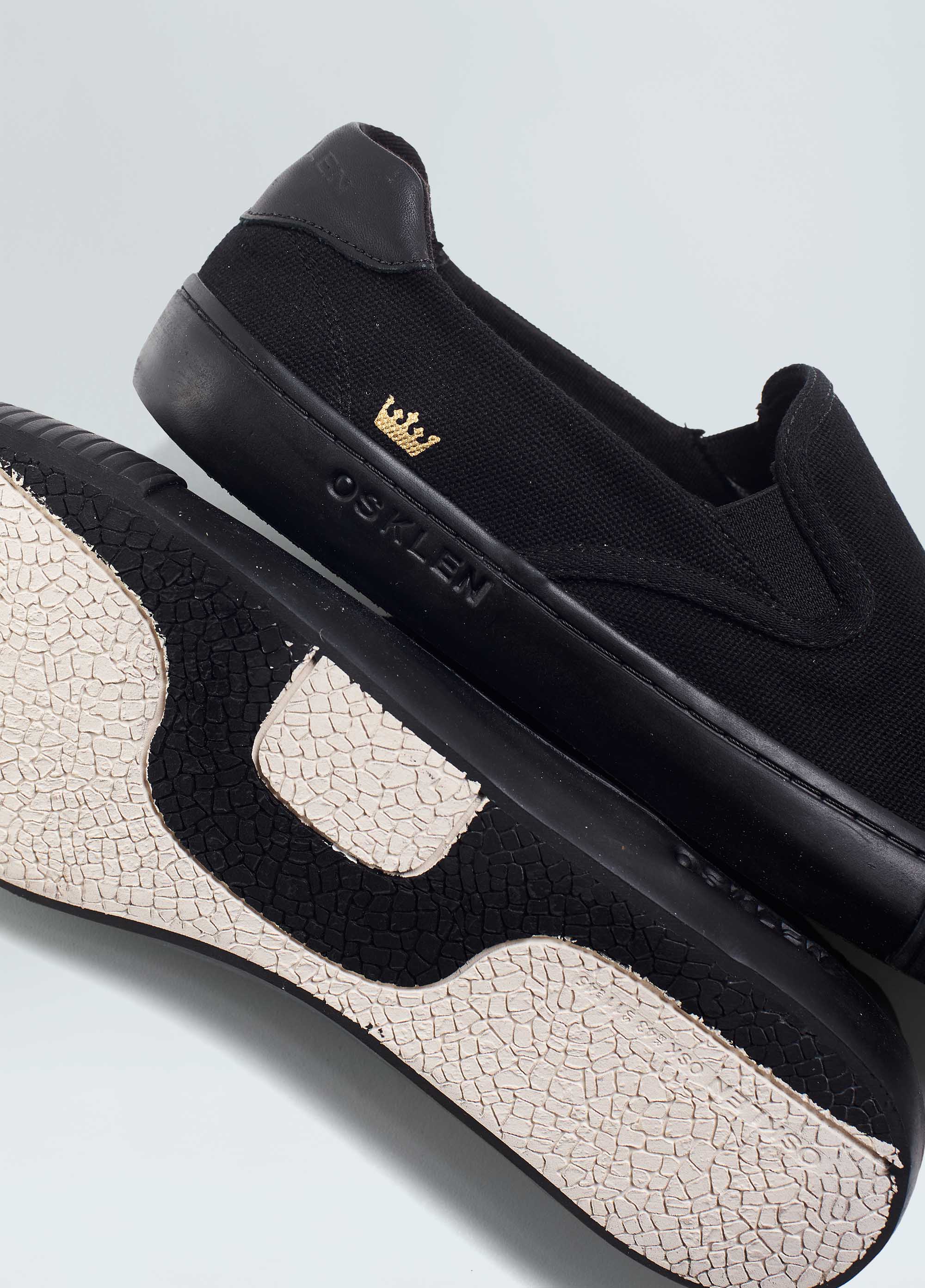 TÊNIS CANVAS SLIP ON BLACK SOLE M
