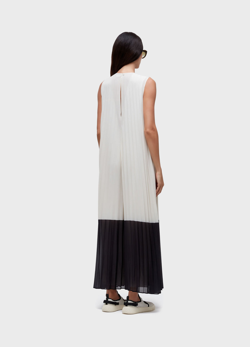 MACACAO SLEEVELESS PLISSADO OFF-WHITE/PRETO