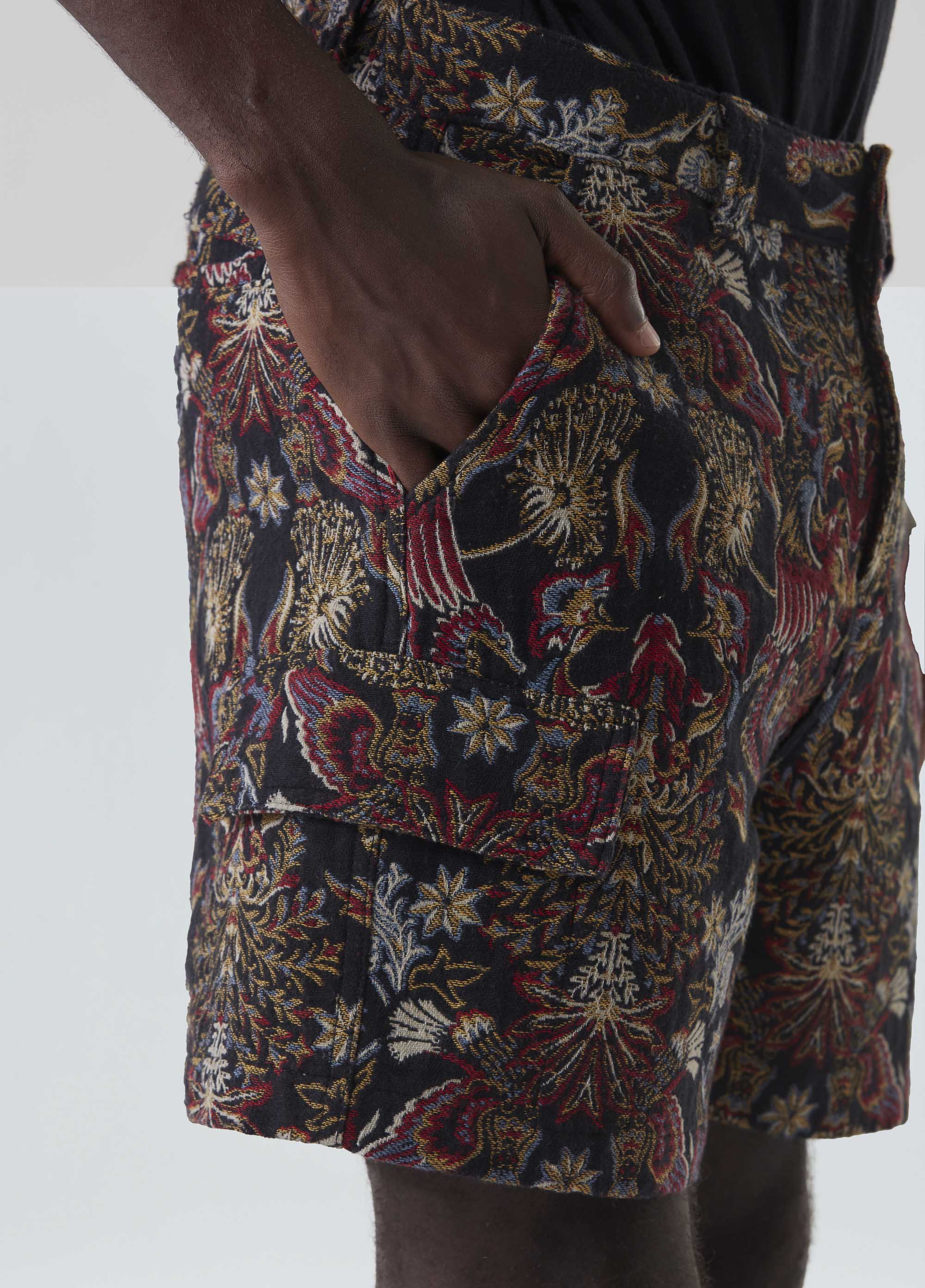 BERMUDA CARGO JACQUARD ORIGEM PRETO/VERMELHO