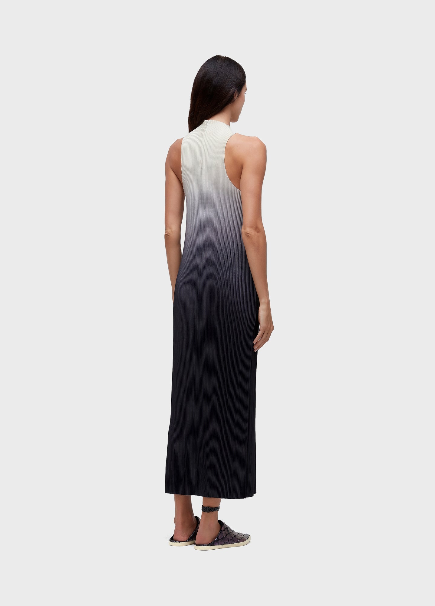 VESTIDO RAGLAN LONGUI PLISSE DEGRADE AREIA/PRETO