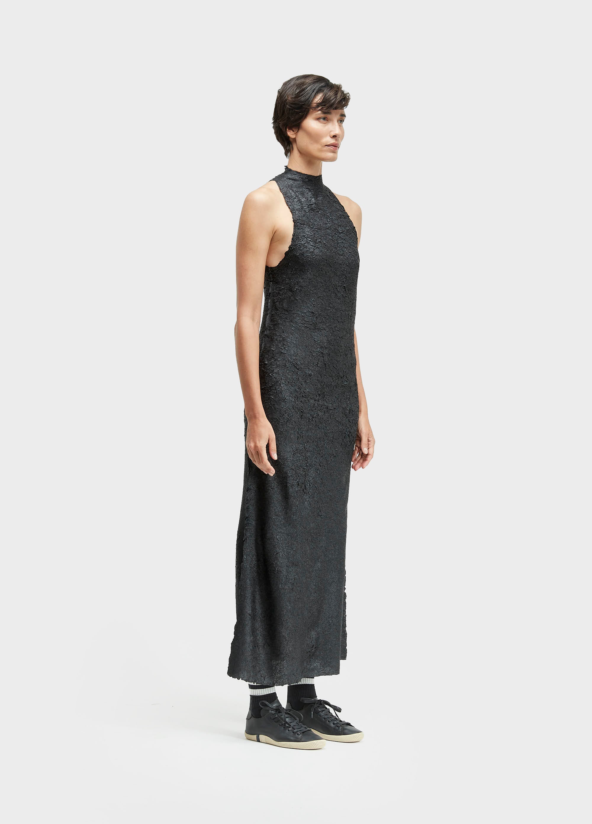 VESTIDO RAGLAN PLISSADO CRUNCH PRETO
