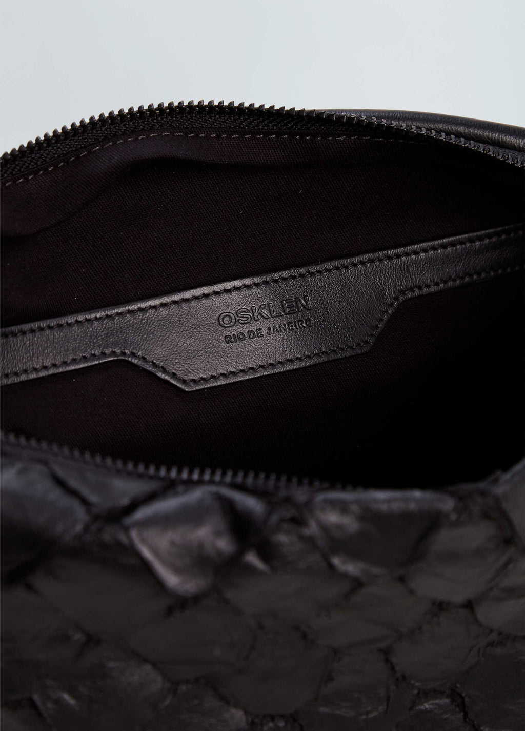 BOLSA POCHETE FLAT PIRARUCU