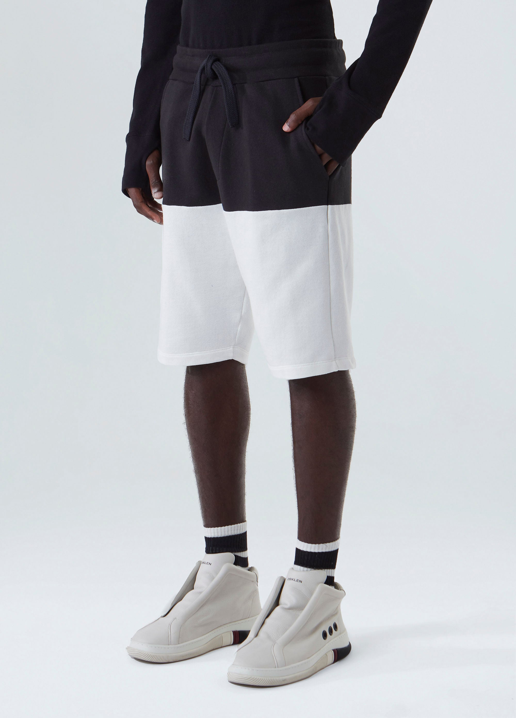 BERMUDA CASUAL MASC BICOLOR PRETO/OFF-WHITE