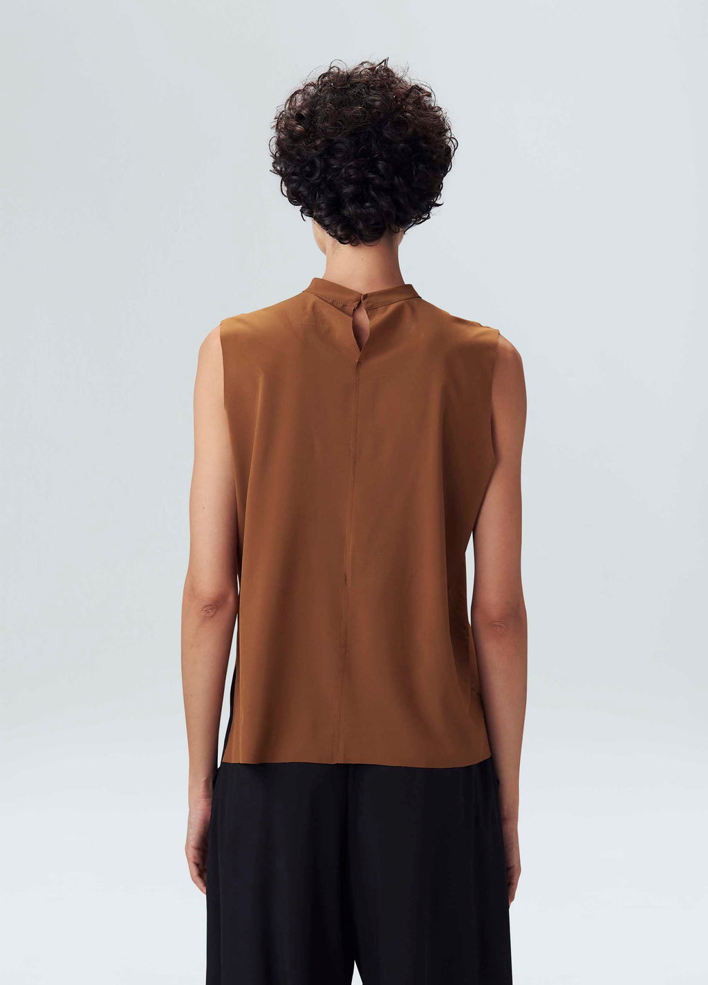 BLUSA SUPERLIGHT GOLA OCRE
