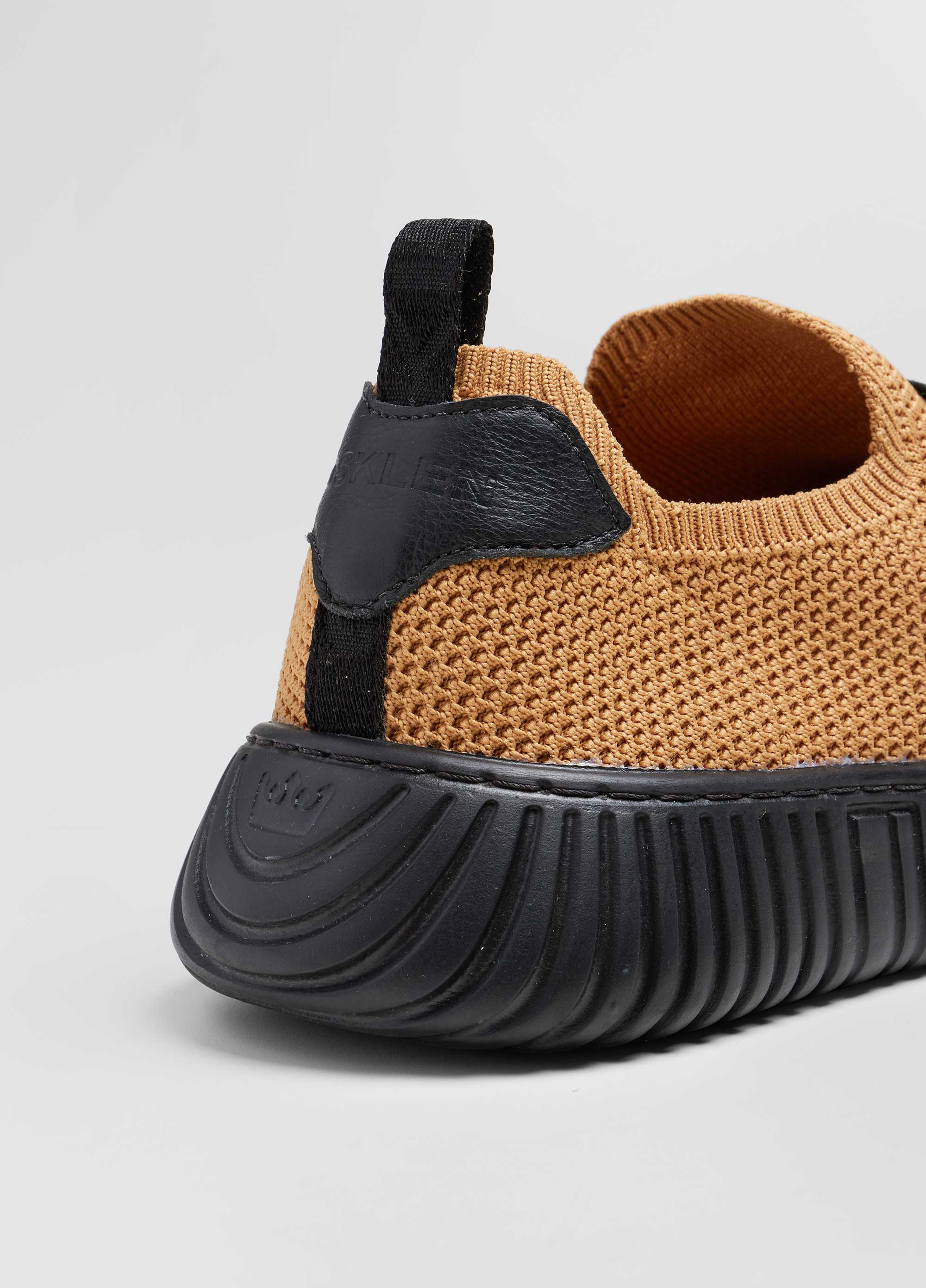 TENIS ARPX KNIT MASC CAQUI