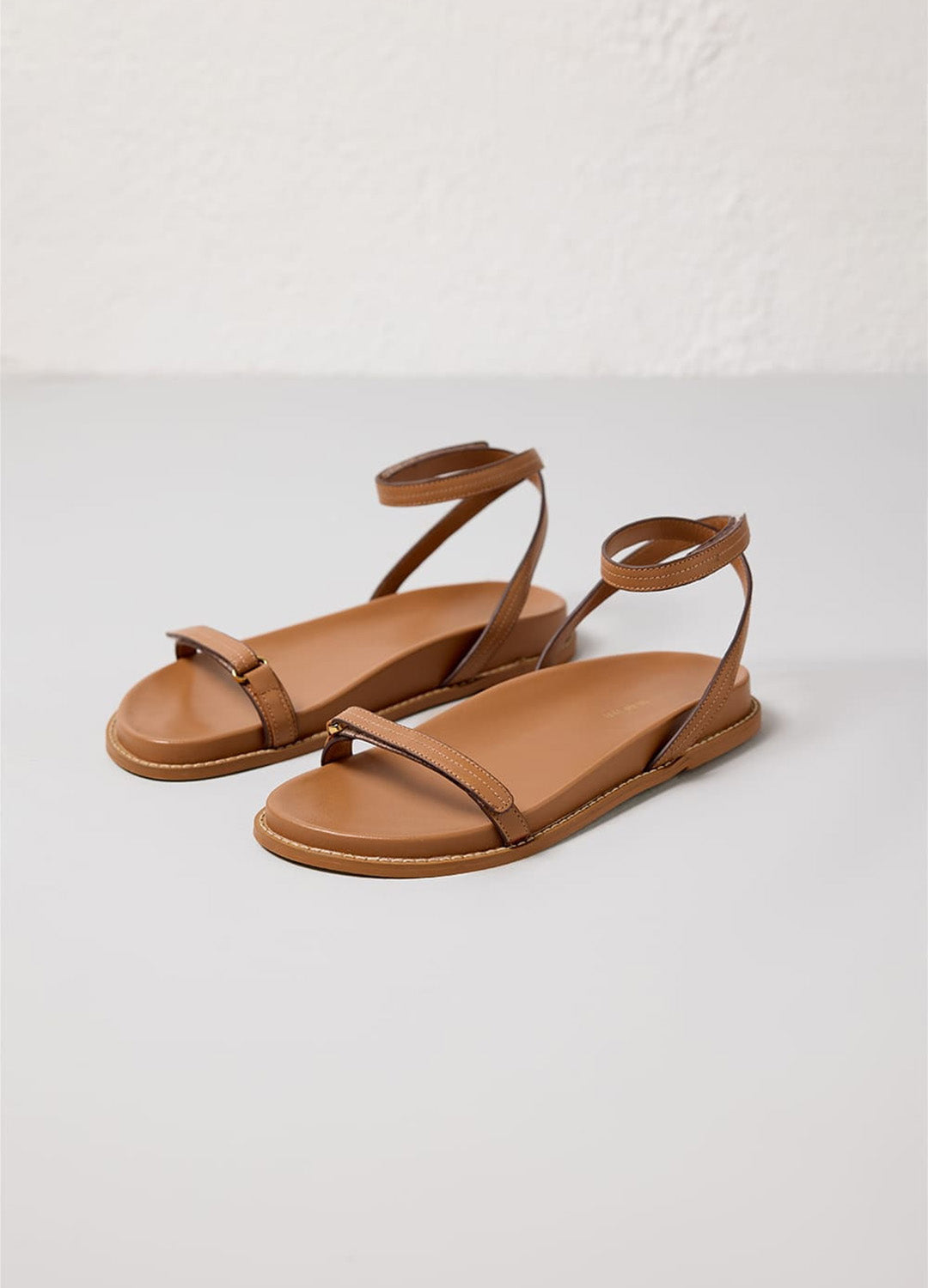 SANDALIA DETALHE PESPONTOS