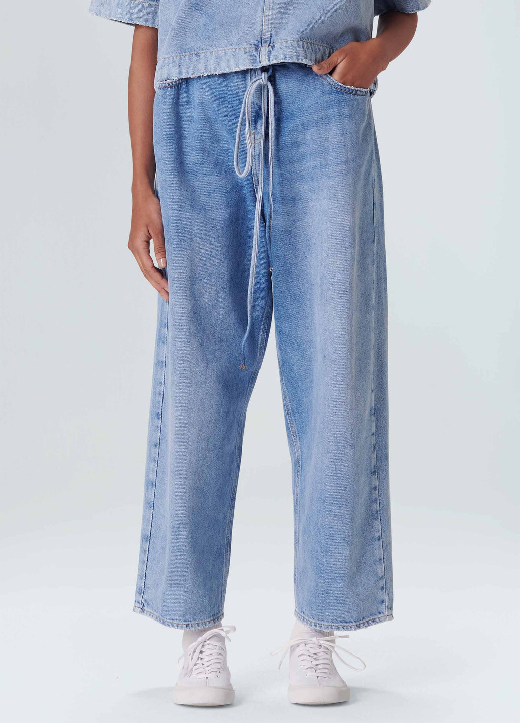 CALÇA OVERSIZED JEANS